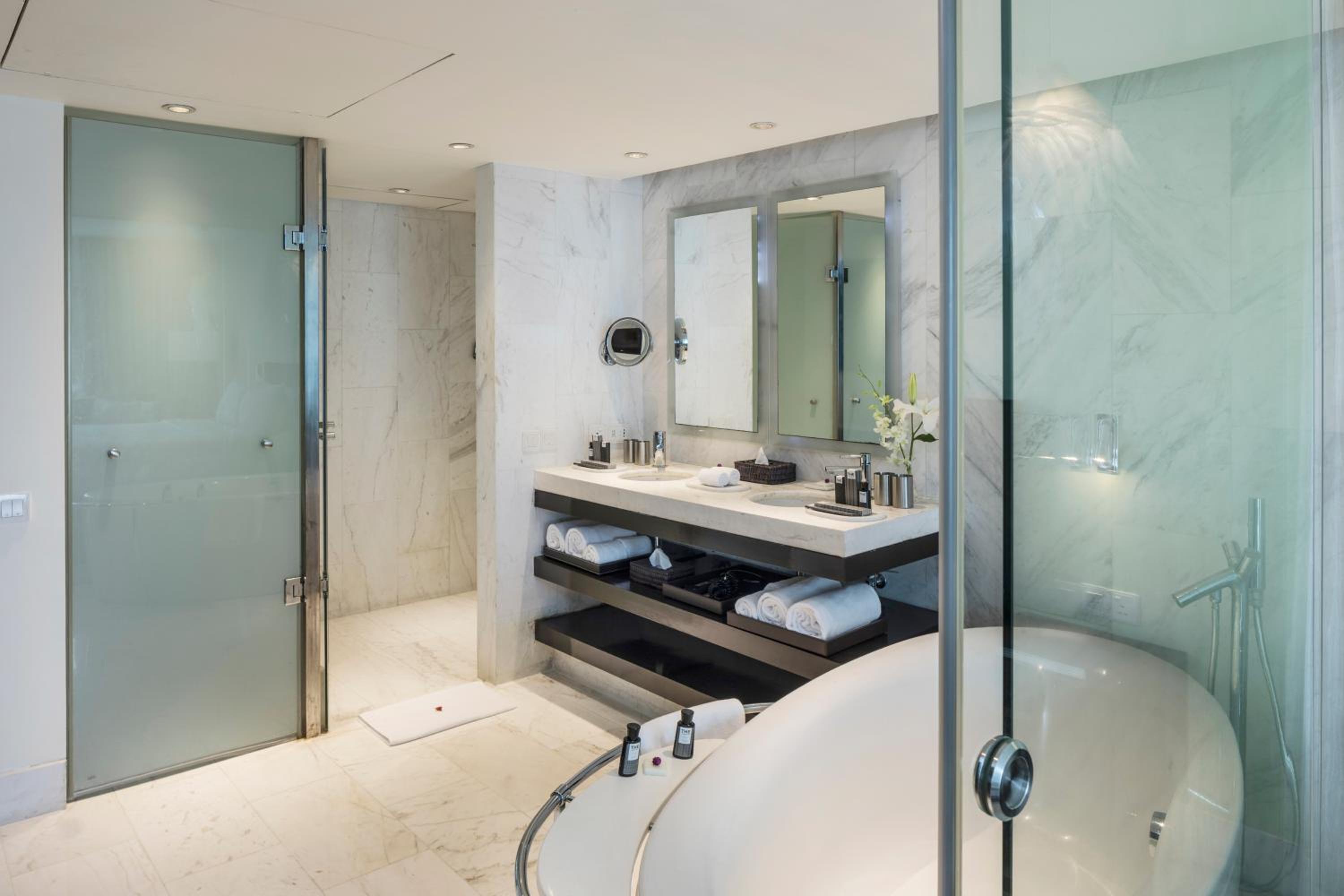 Deluxe Suite with 20% Discount on Spa and Laundry Services - Photo 4