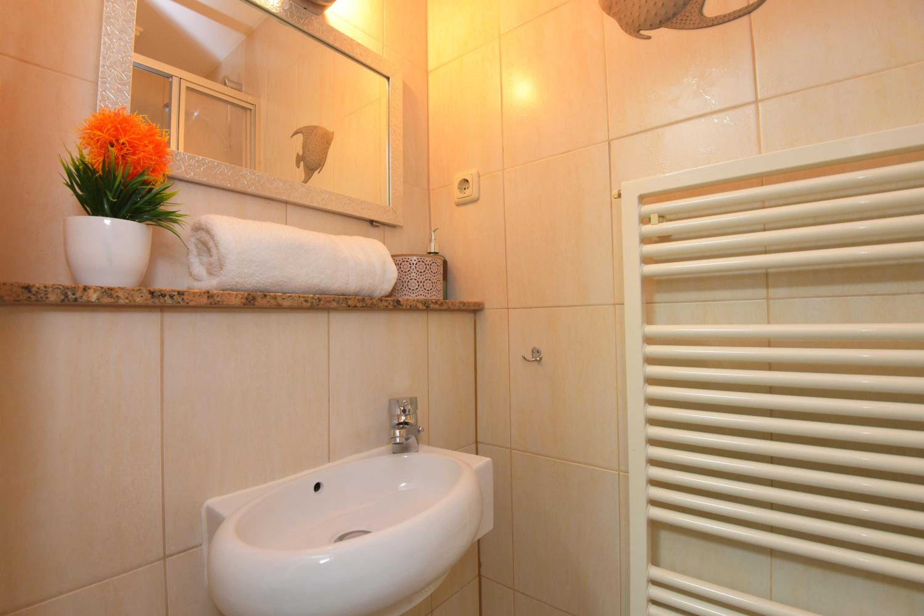 Single Room with Bathroom photo 1