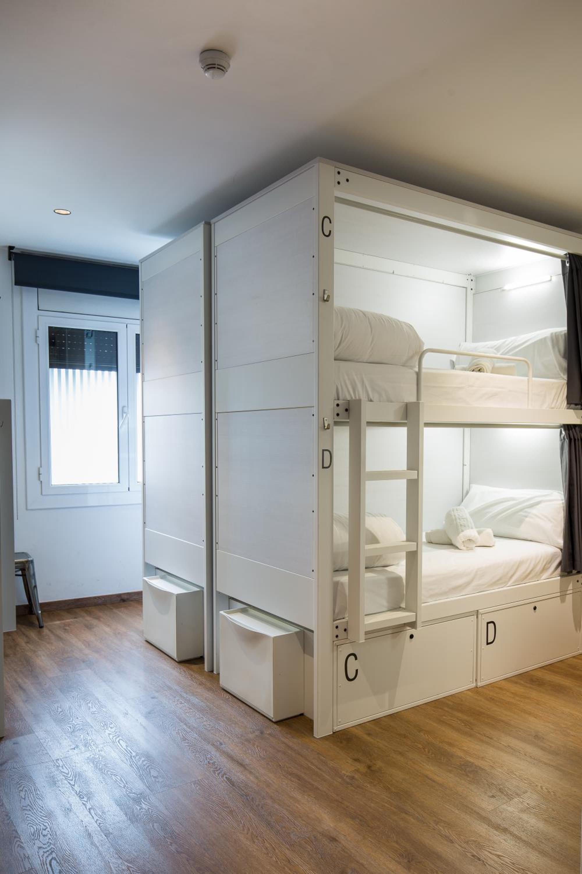 Single Bed in 6-Bed Dormitory Room photo 2