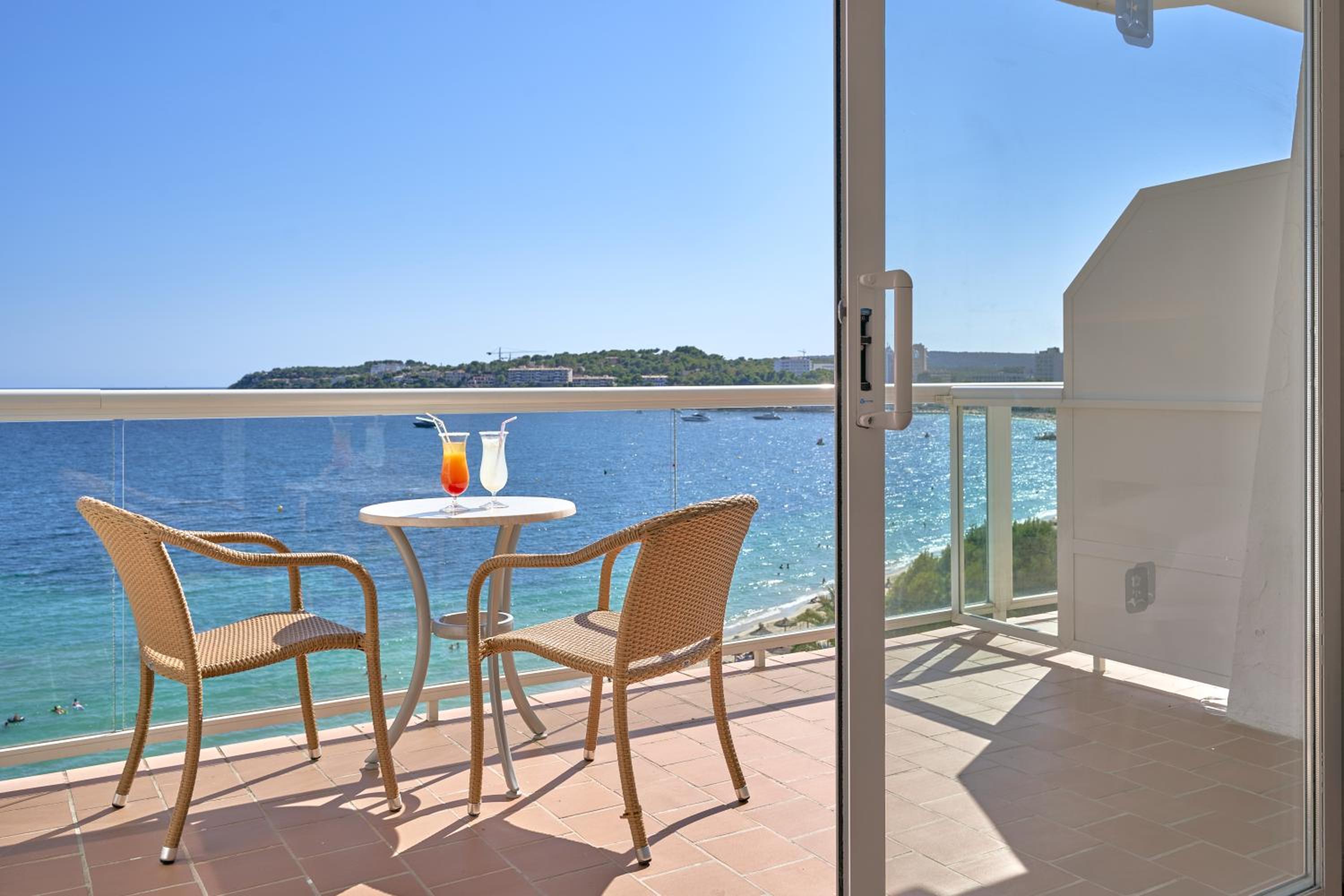 Triple Room with Sea View and Spa Access photo 3
