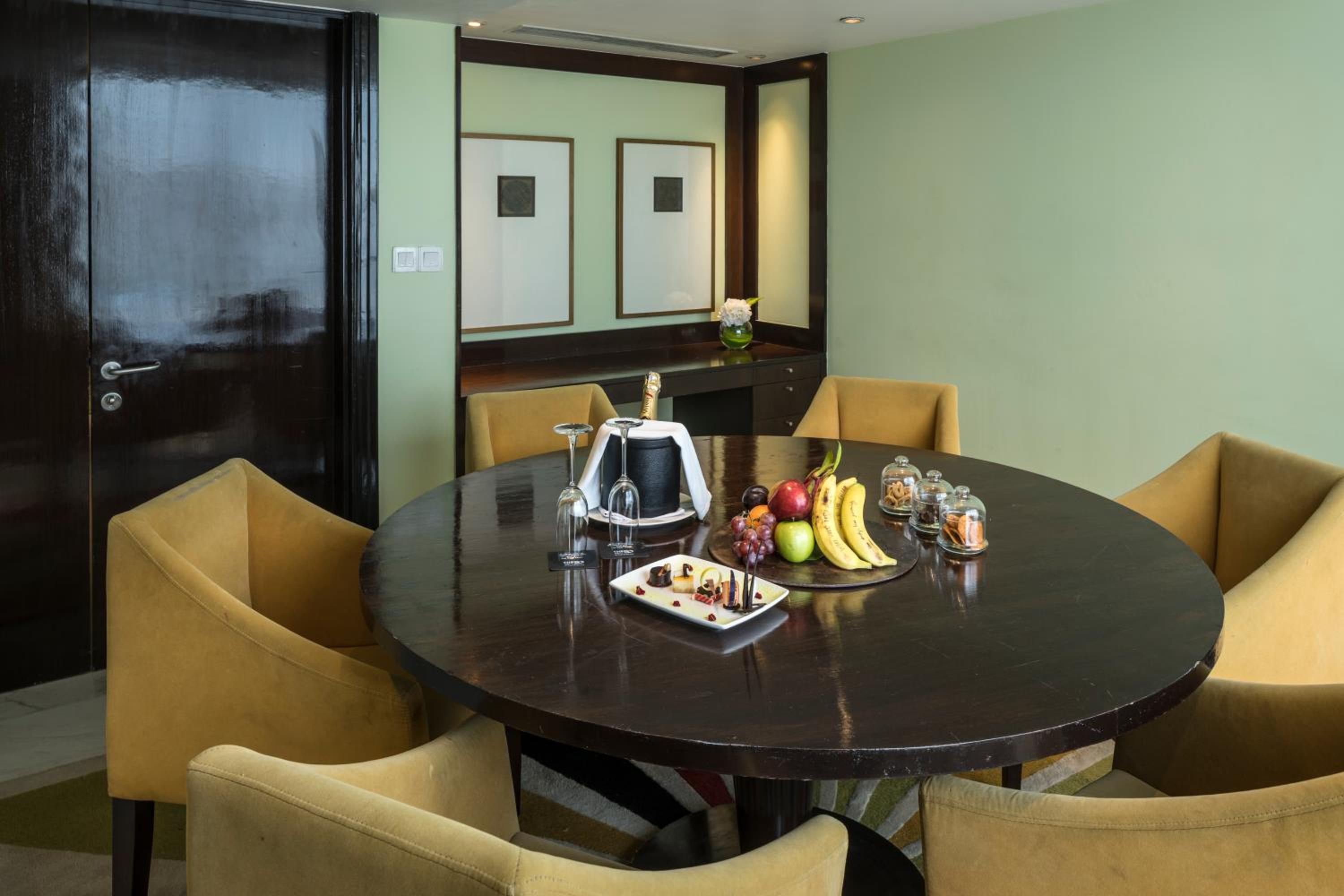 Premier Suite with 10% discount on Airport Transfers and Spa service - Photo 4