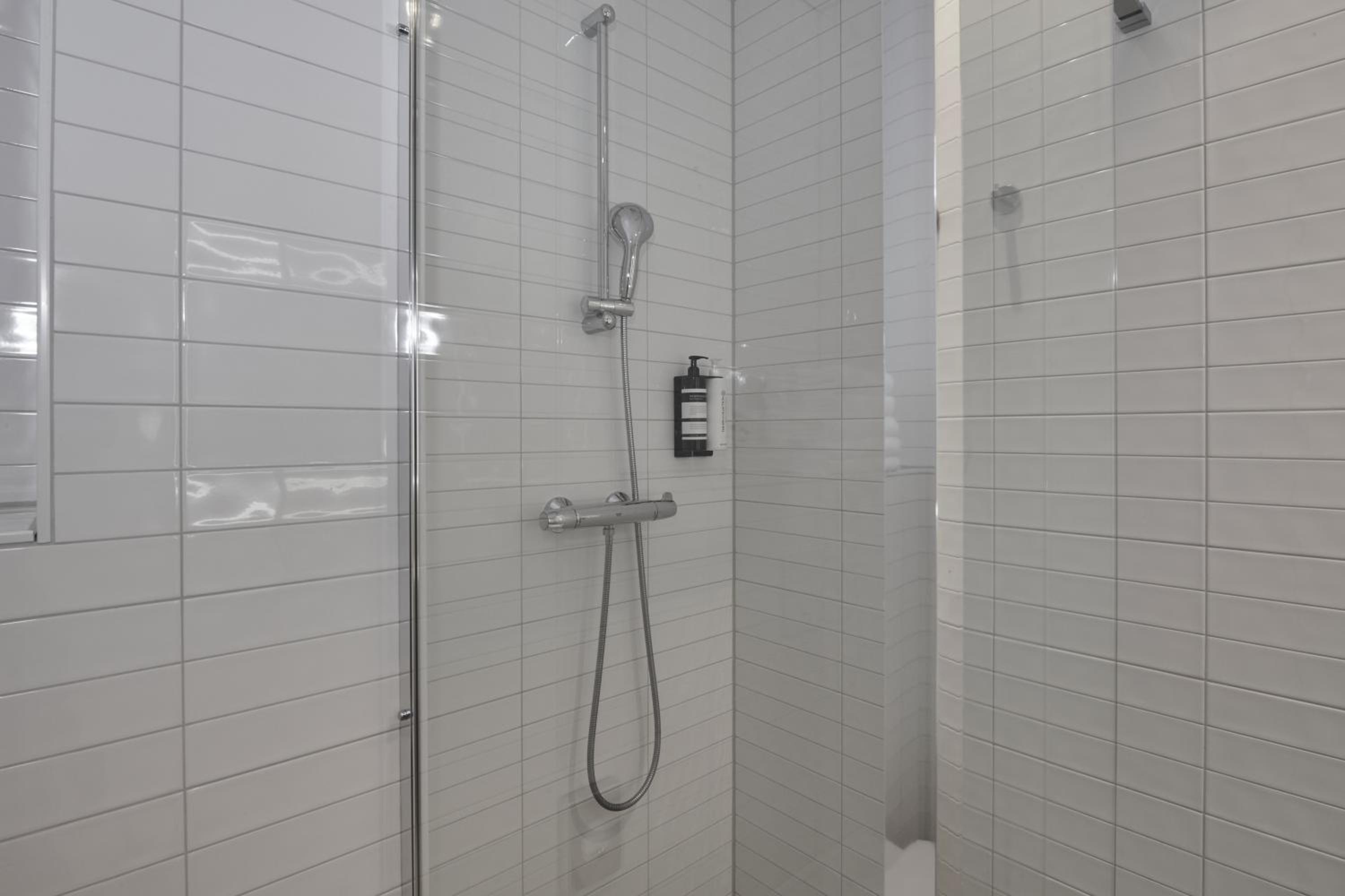 Standard Double Room - Photo 5
