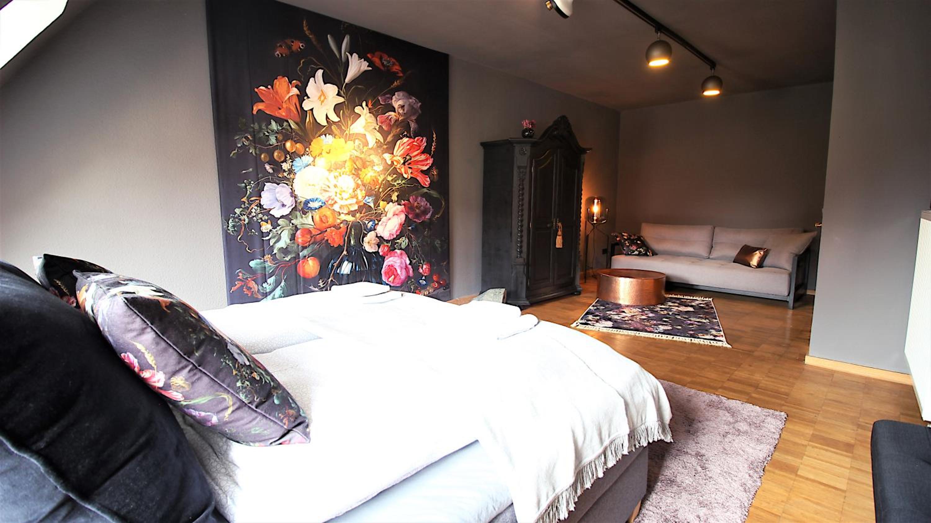 Deluxe Double or Twin Room with Shared Bathroom and kitchen photo 3
