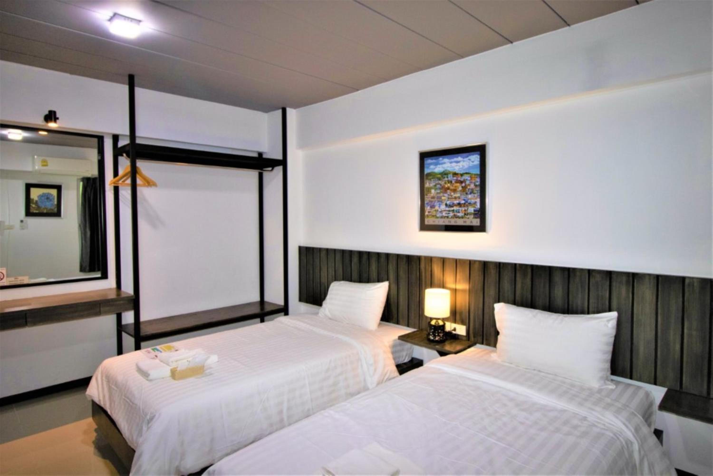 Standard Twin Room - Photo 1
