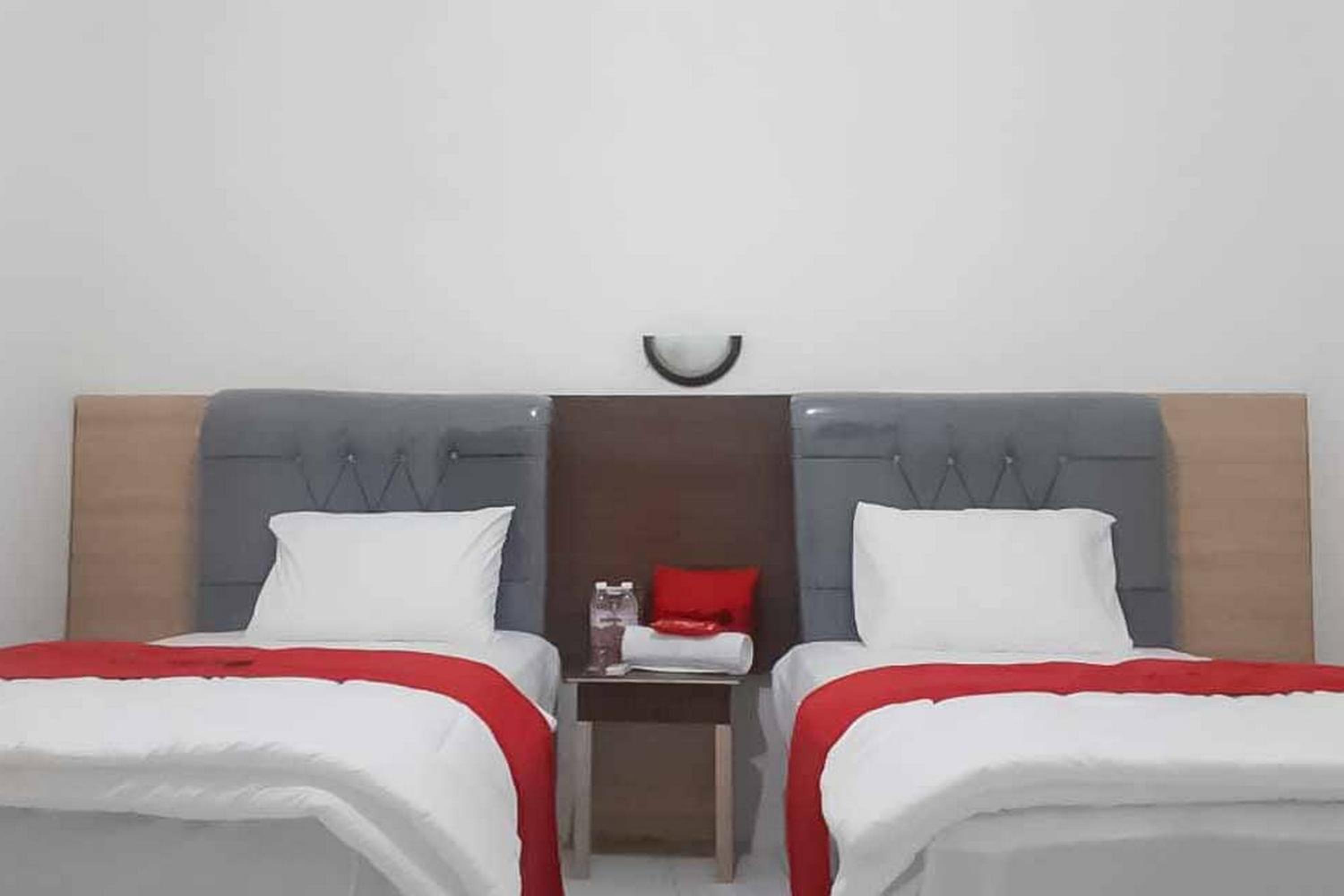 Twin Room - Photo 1