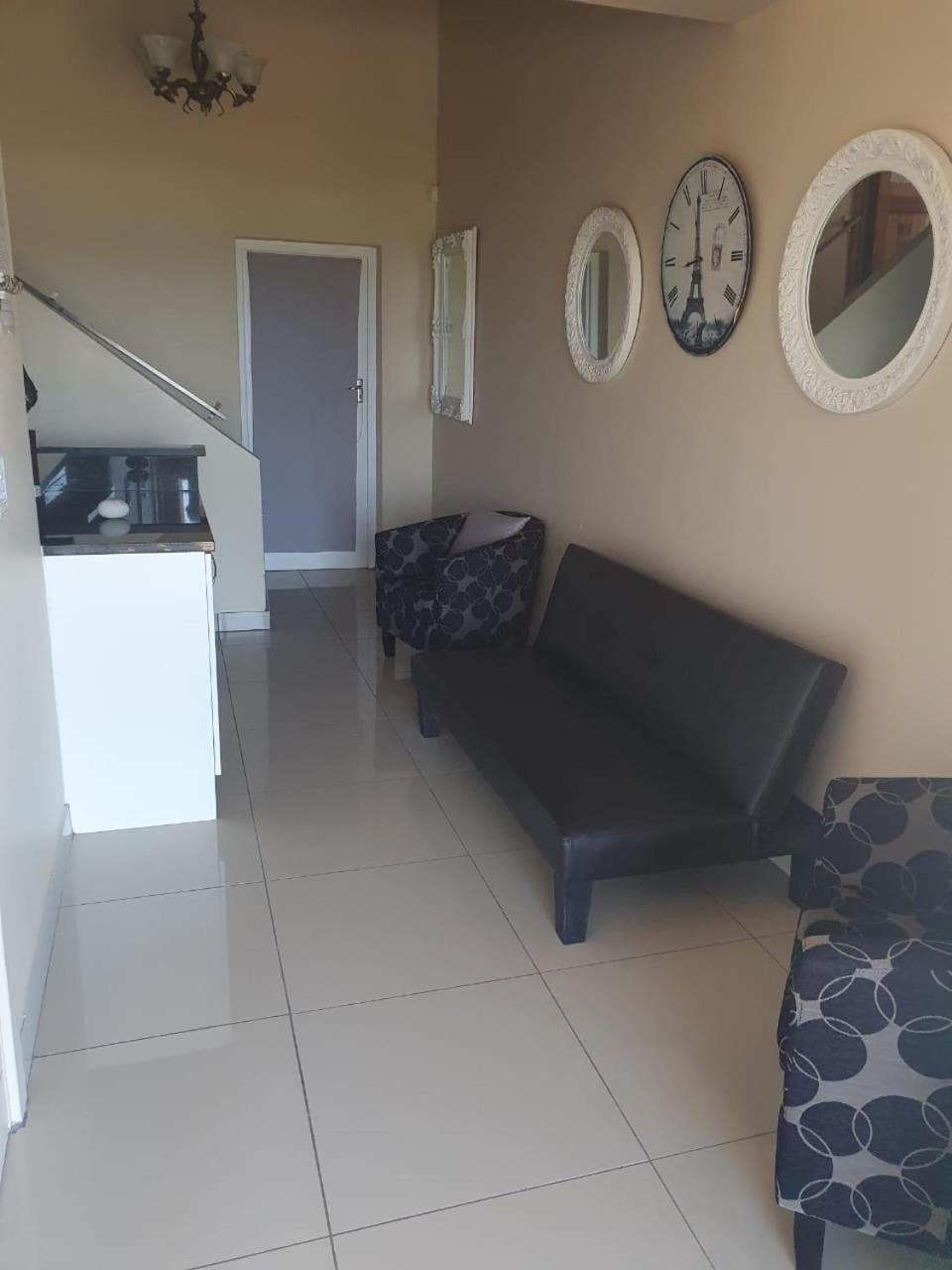 Apartment with Sea View - Photo 11