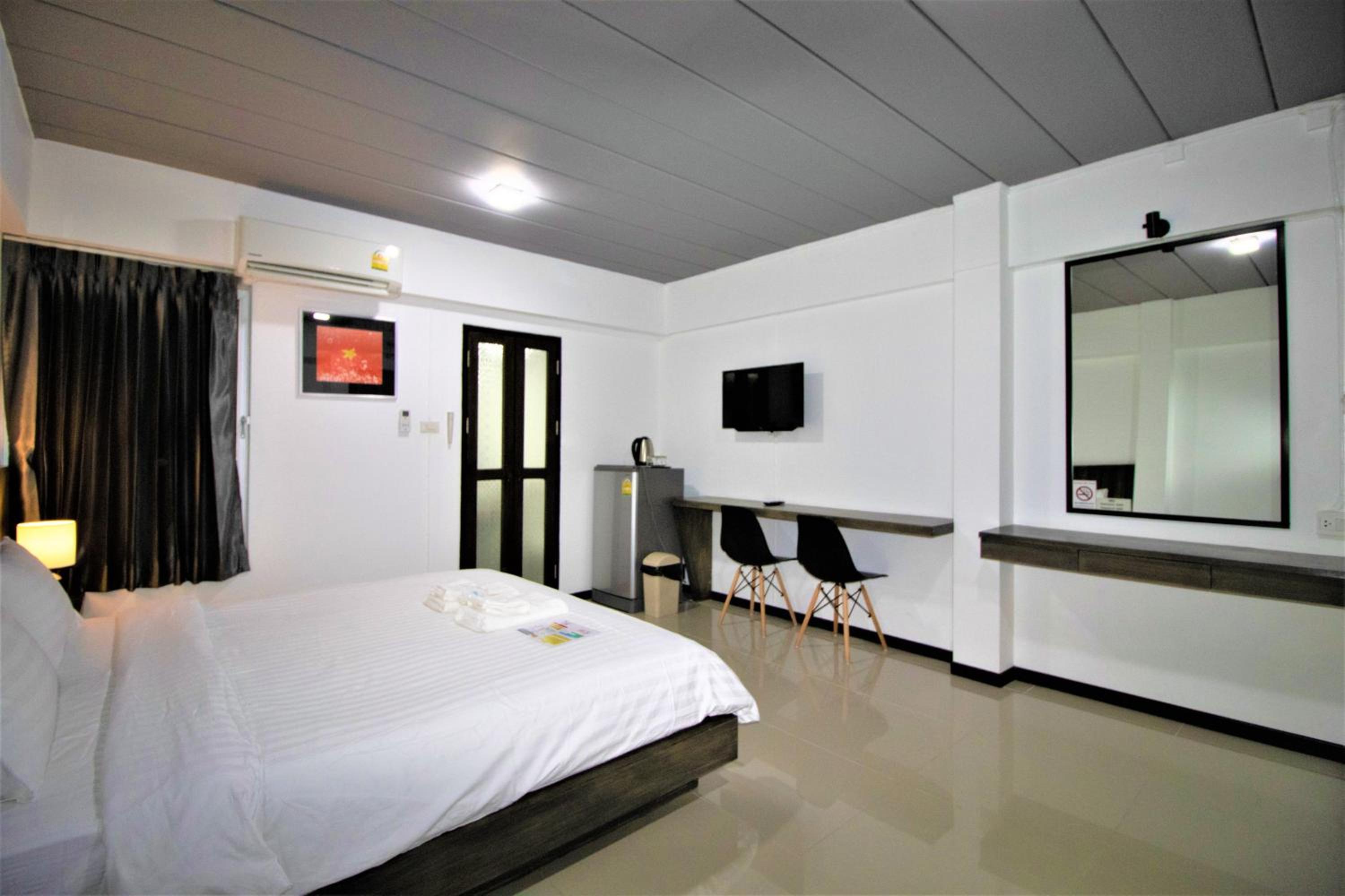 Standard Double Room - Photo 23