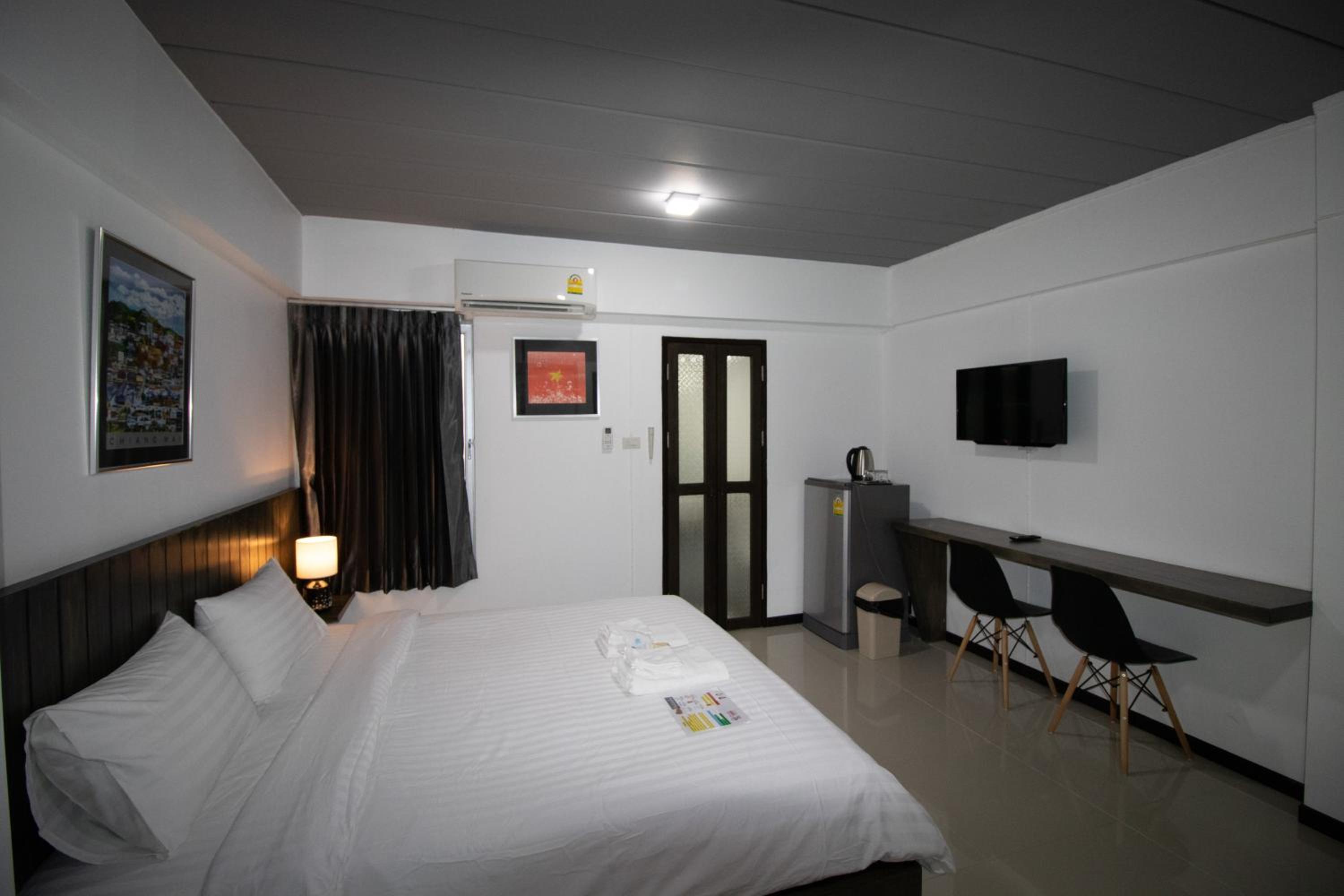 Standard Double Room - Photo 27
