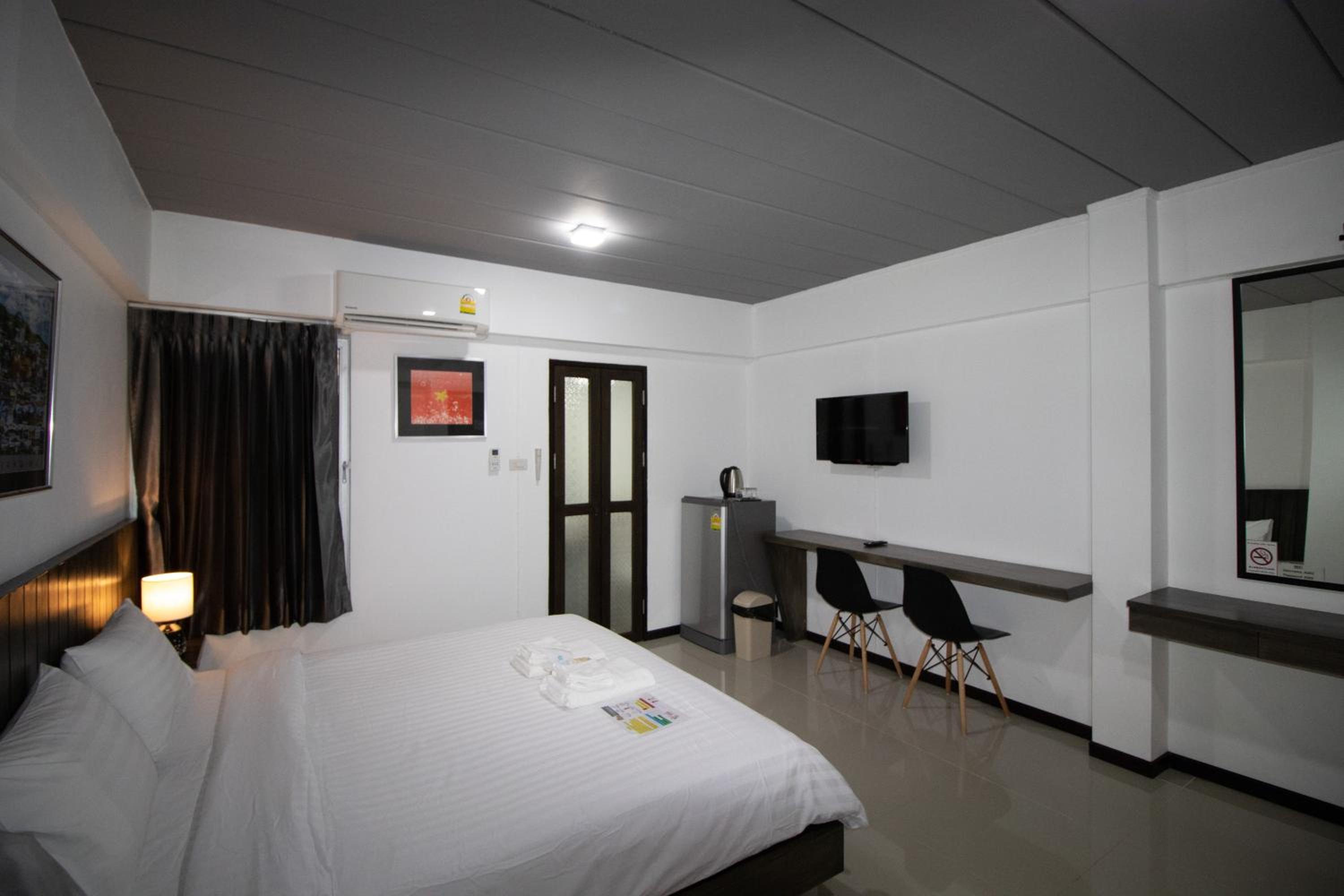 Standard Double Room - Photo 26