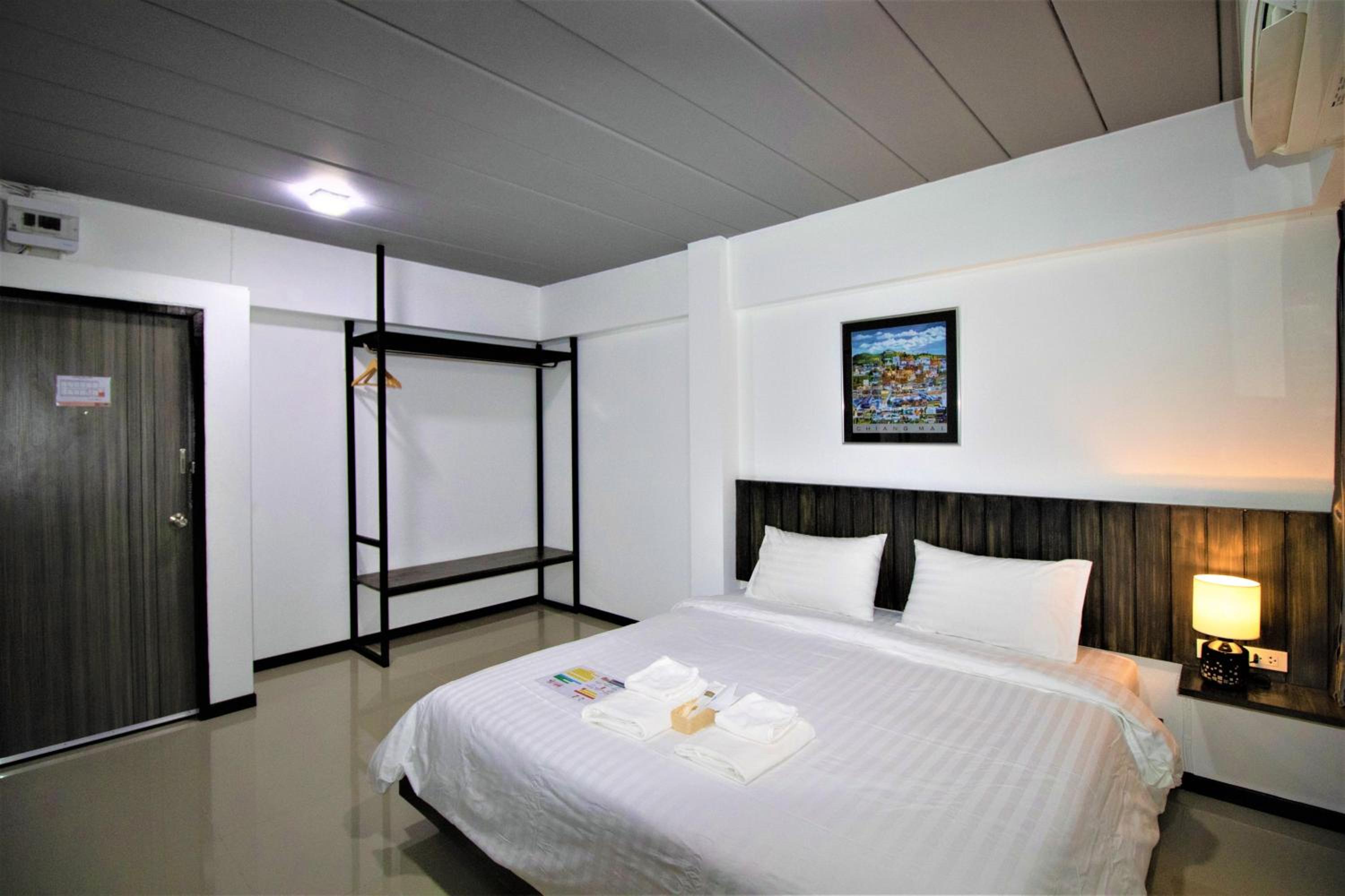 Standard Double Room - Photo 21