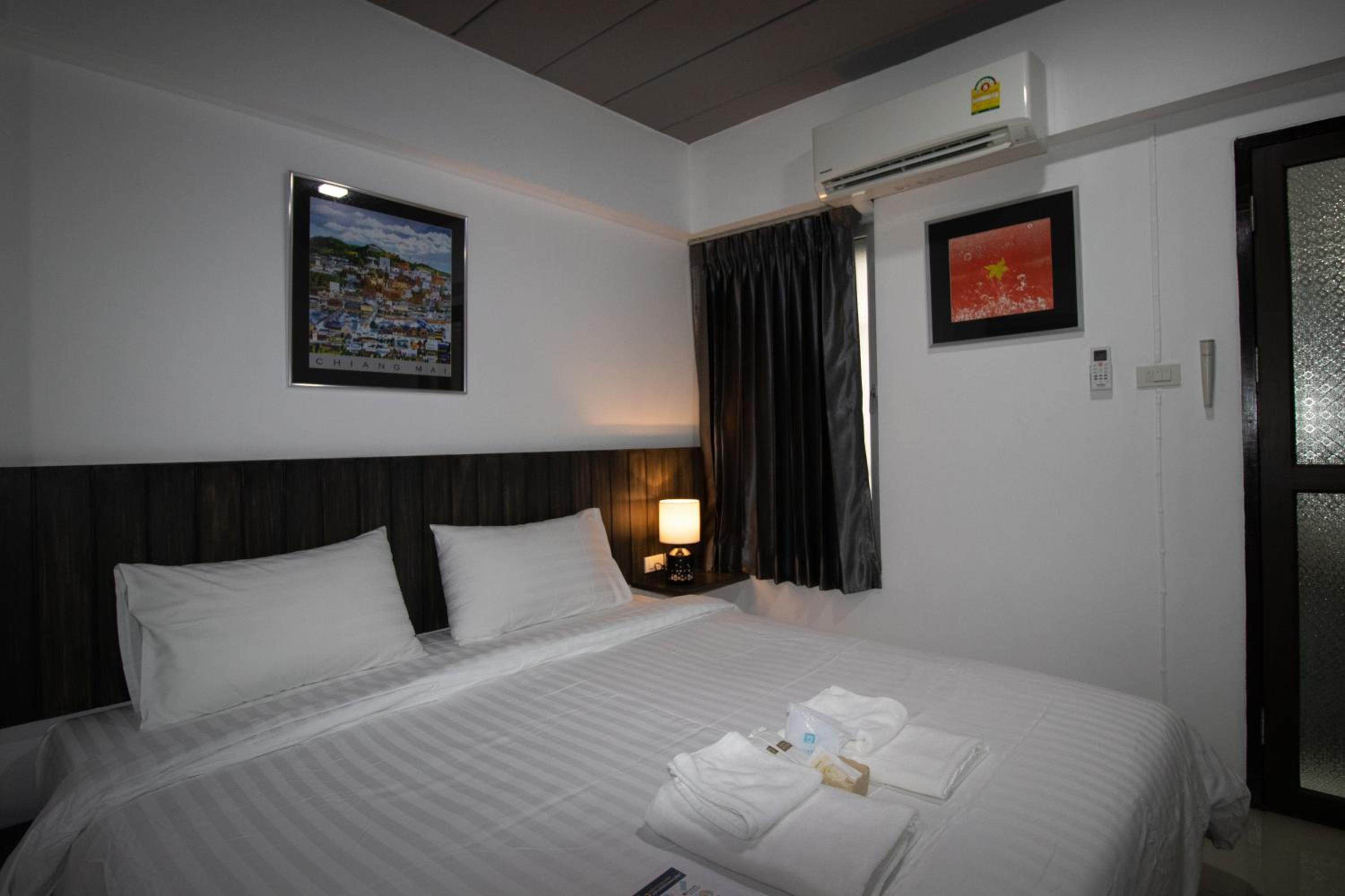 Standard Double Room - Photo 10