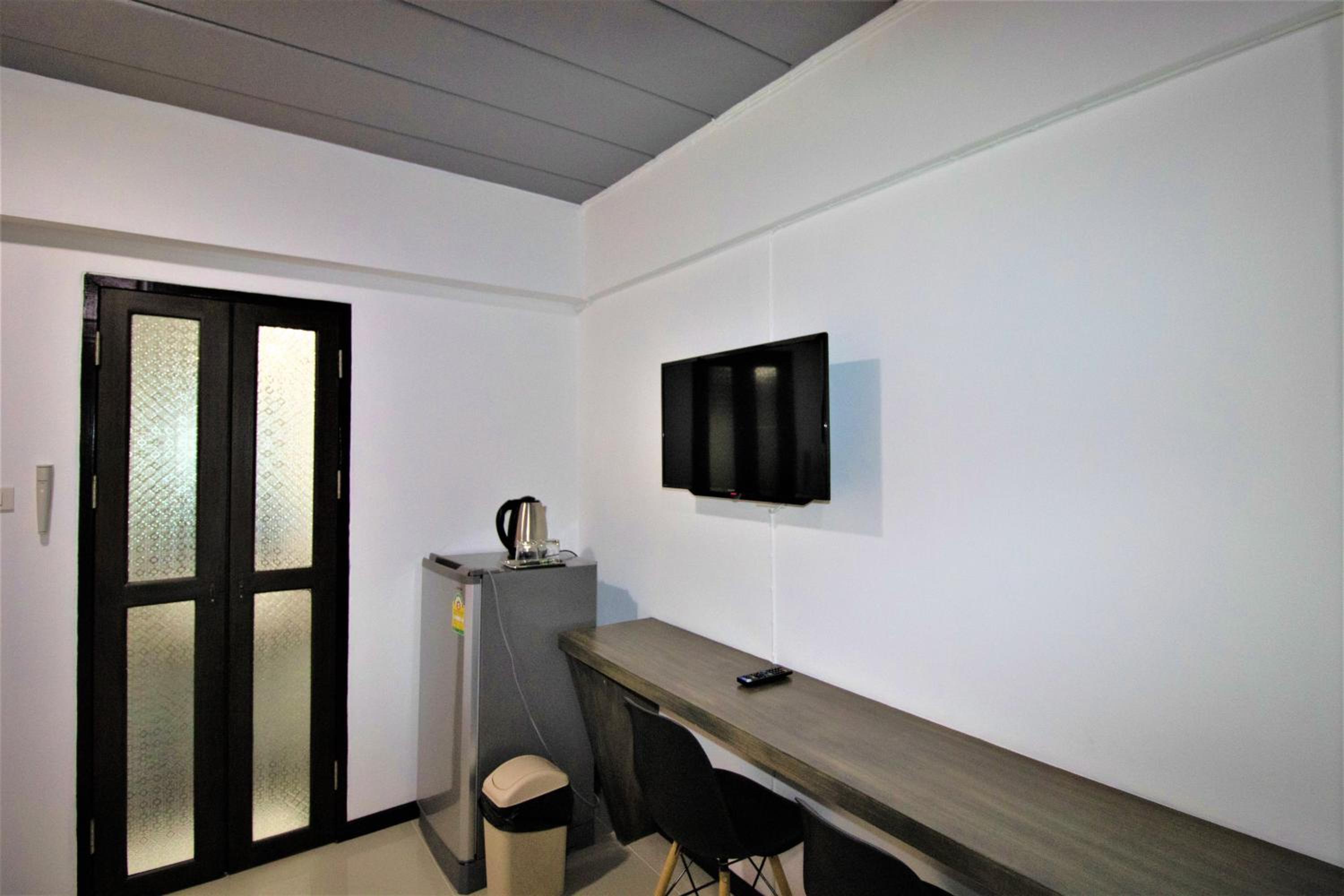 Standard Double Room - Photo 15