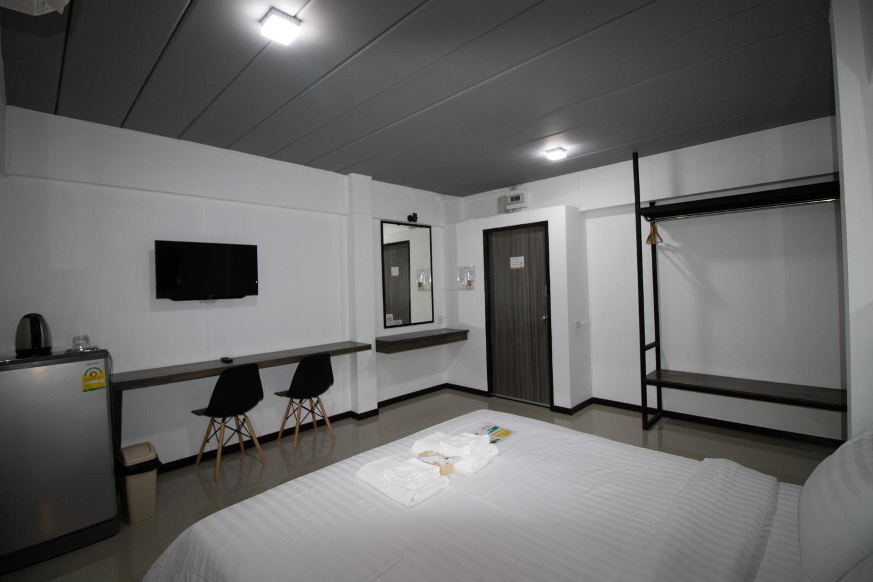 Standard Double Room - Photo 28