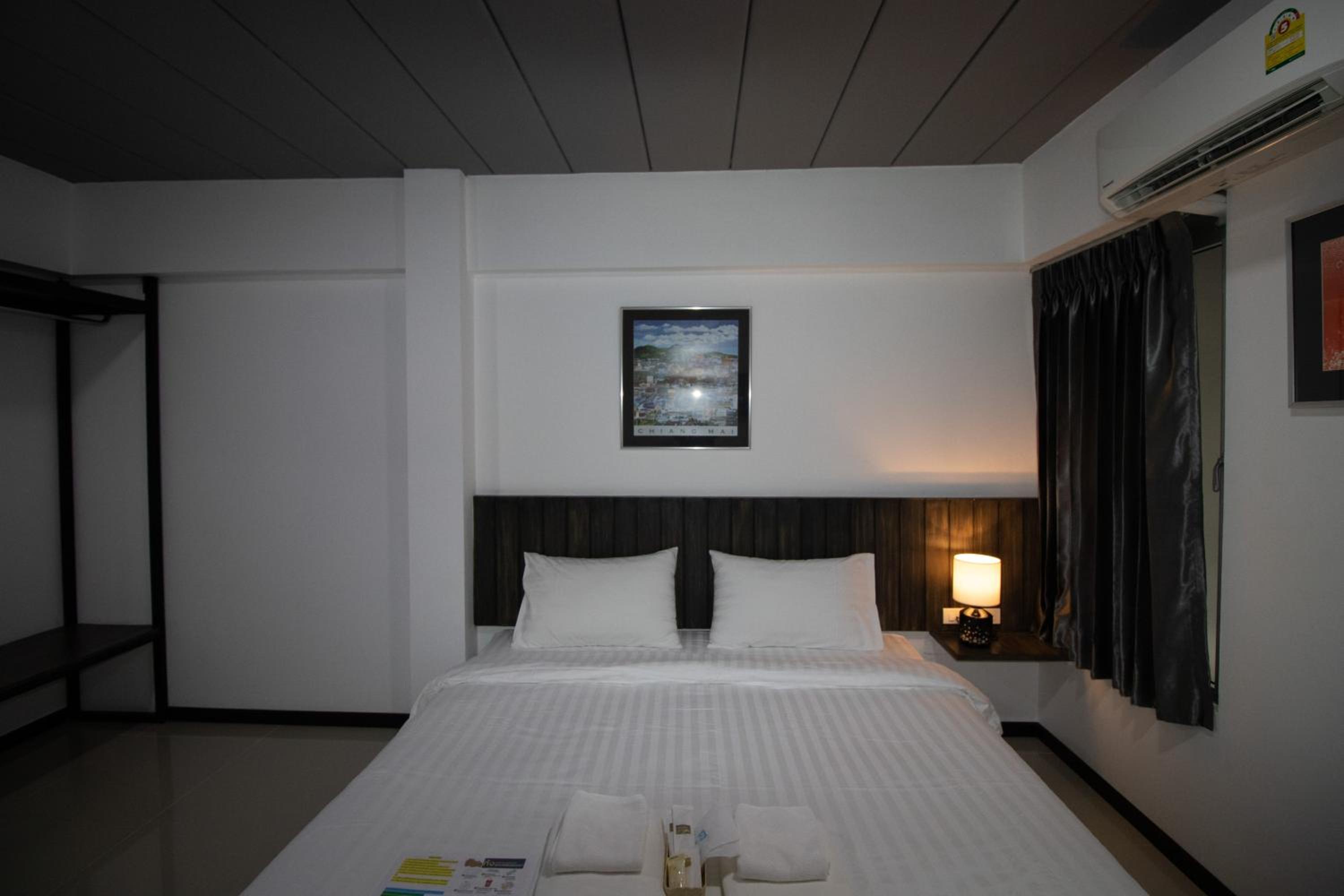 Standard Double Room - Photo 6