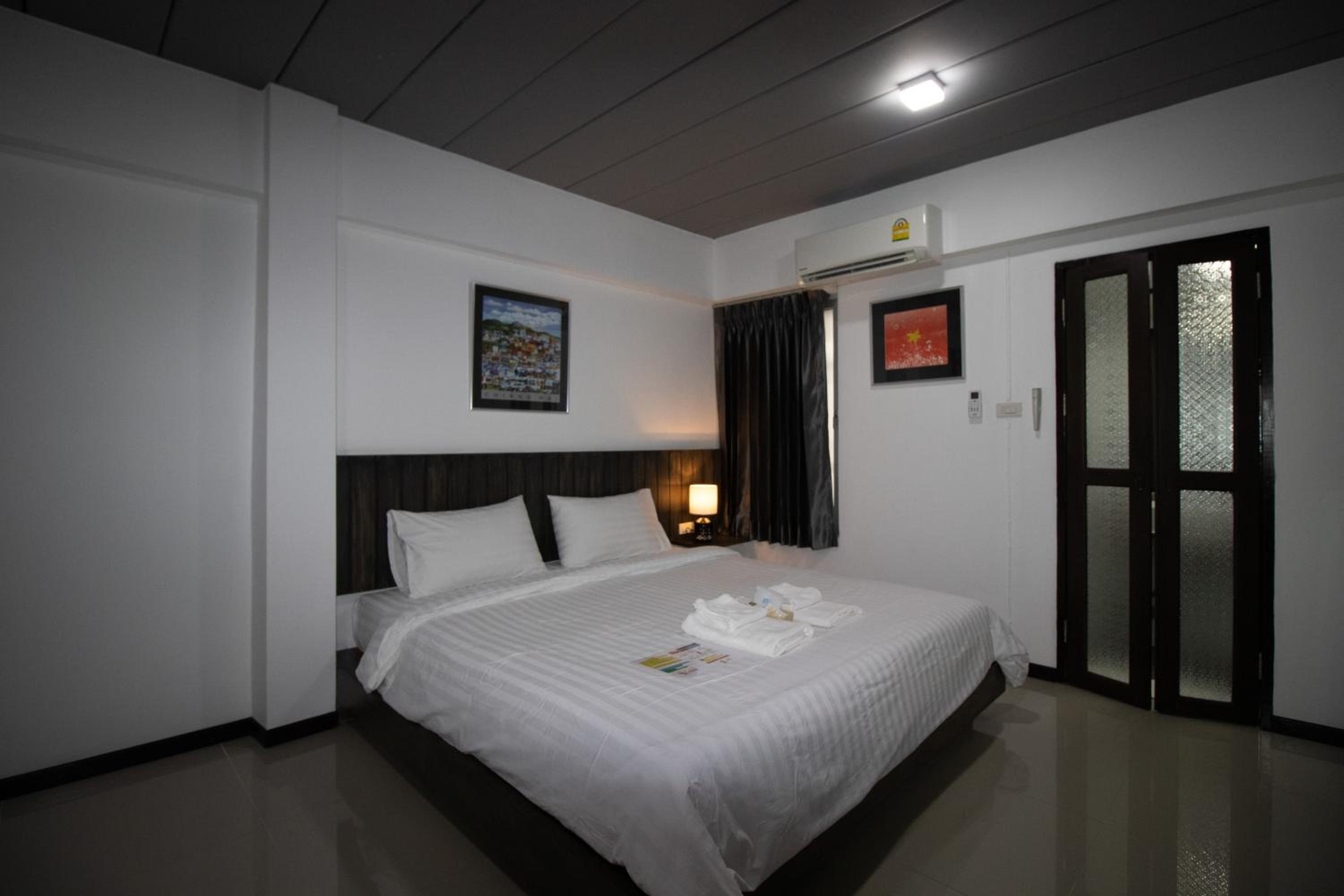 Standard Double Room - Photo 4