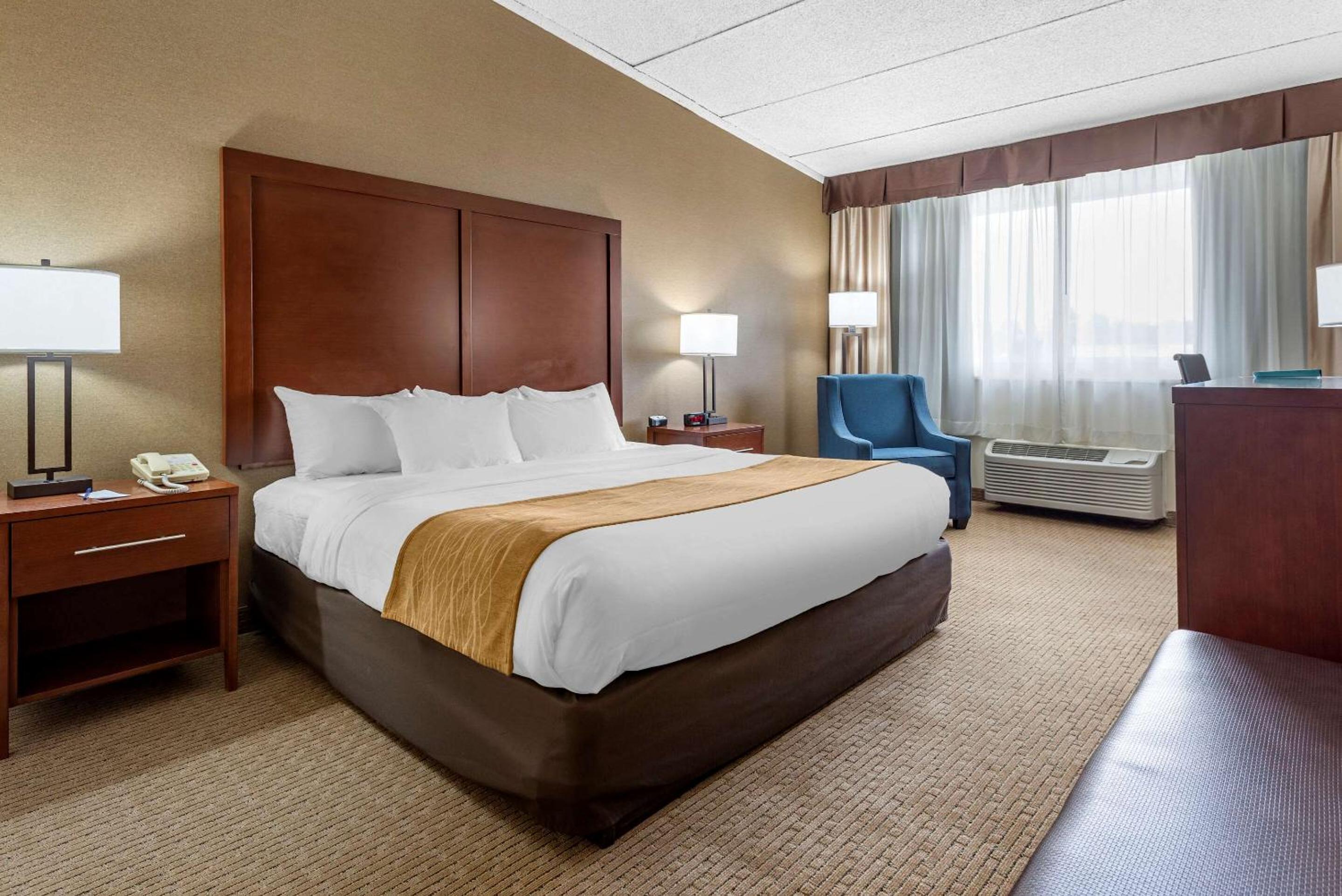 King Room - Non-Smoking - Photo 1