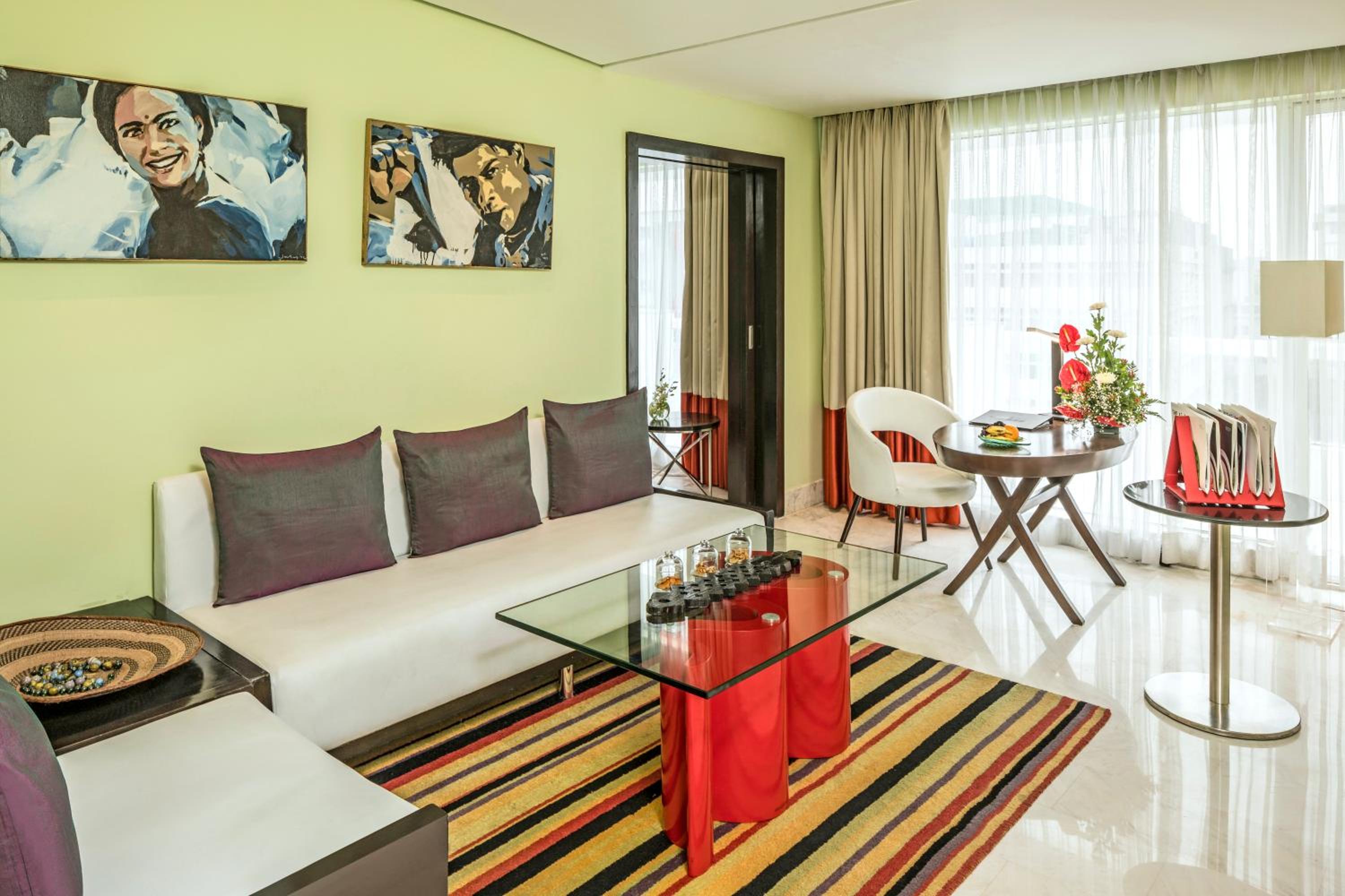 Deluxe Suite with 20% Discount on Spa and Laundry Services - Photo 1