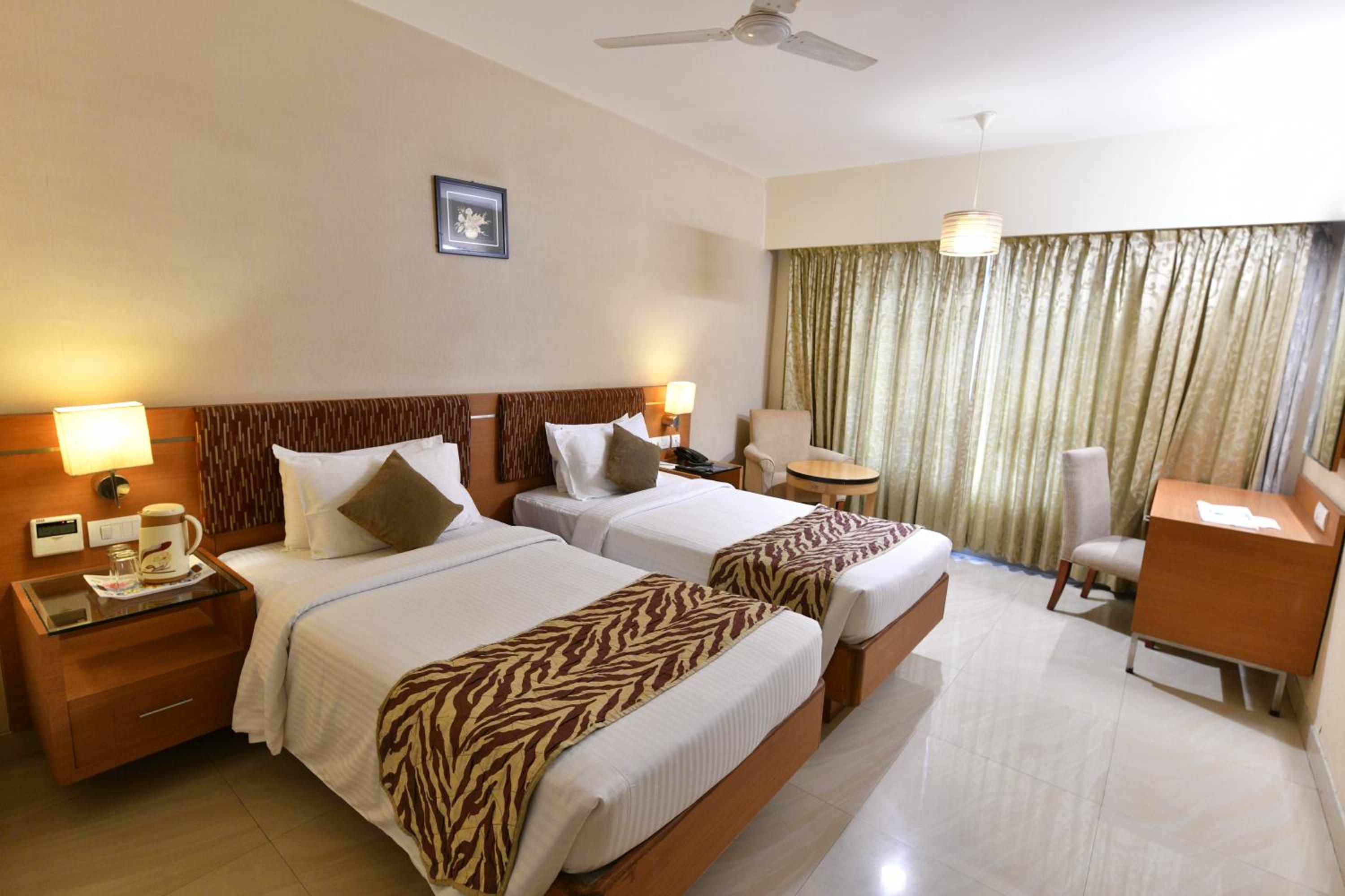 Deluxe Double or Twin Room - Photo 6