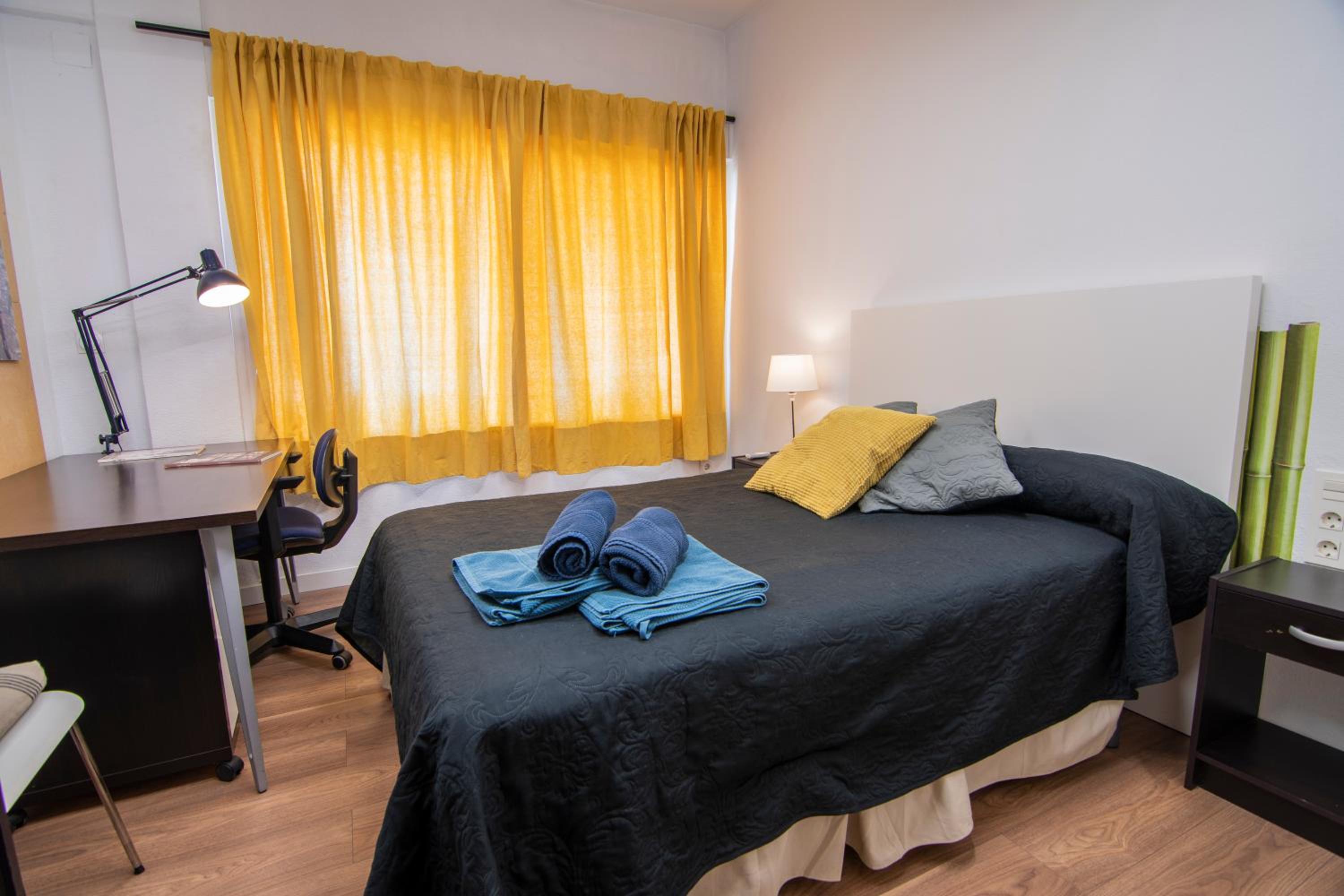 Apartamento de tres habitaciones - Calle Recogidas 49