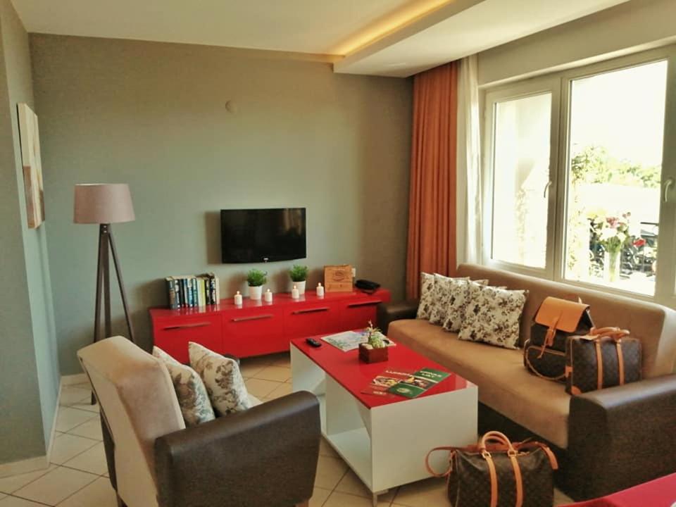 Apartment with Sea View - Photo 4