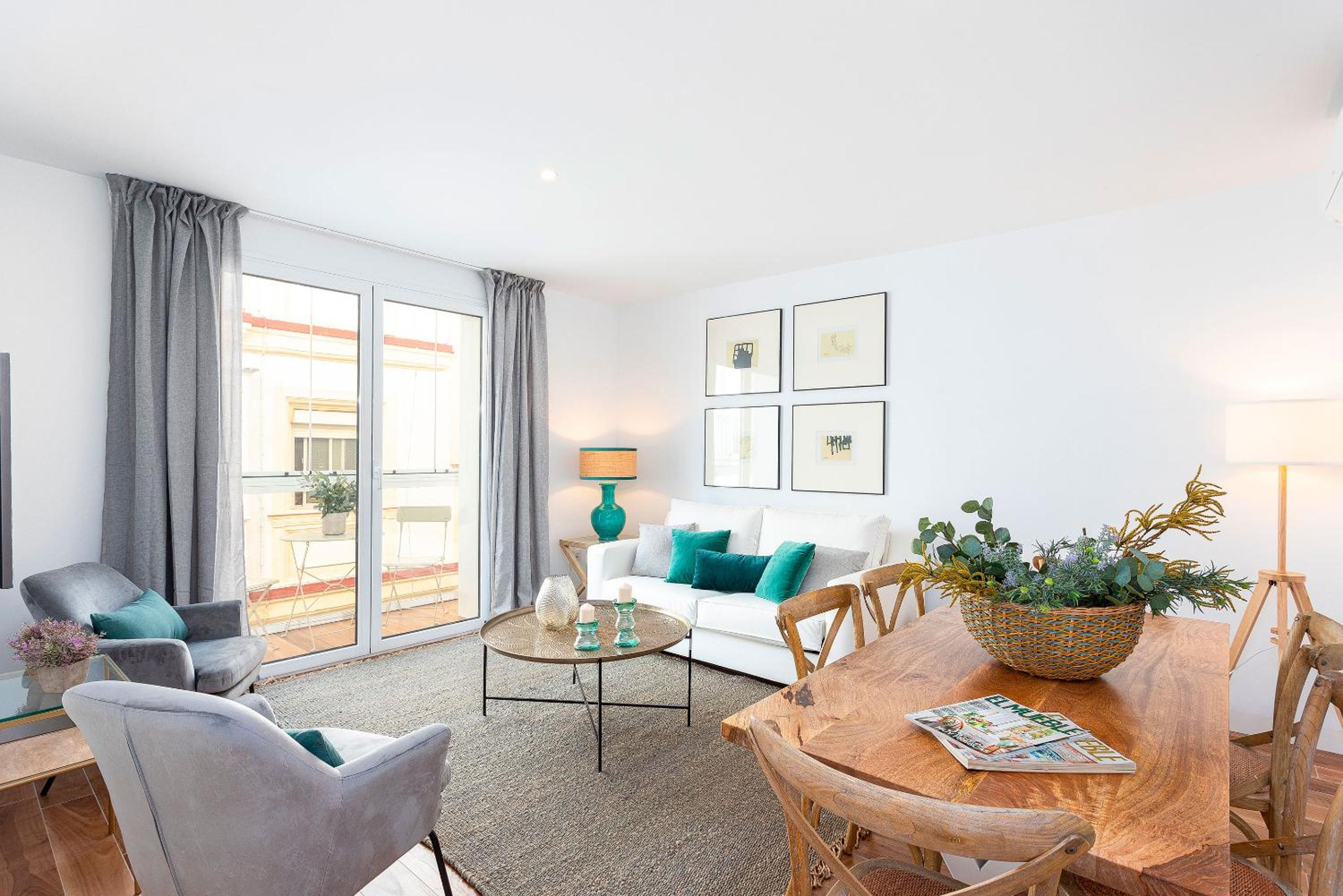 Apartamento de tres dormitorios con terraza