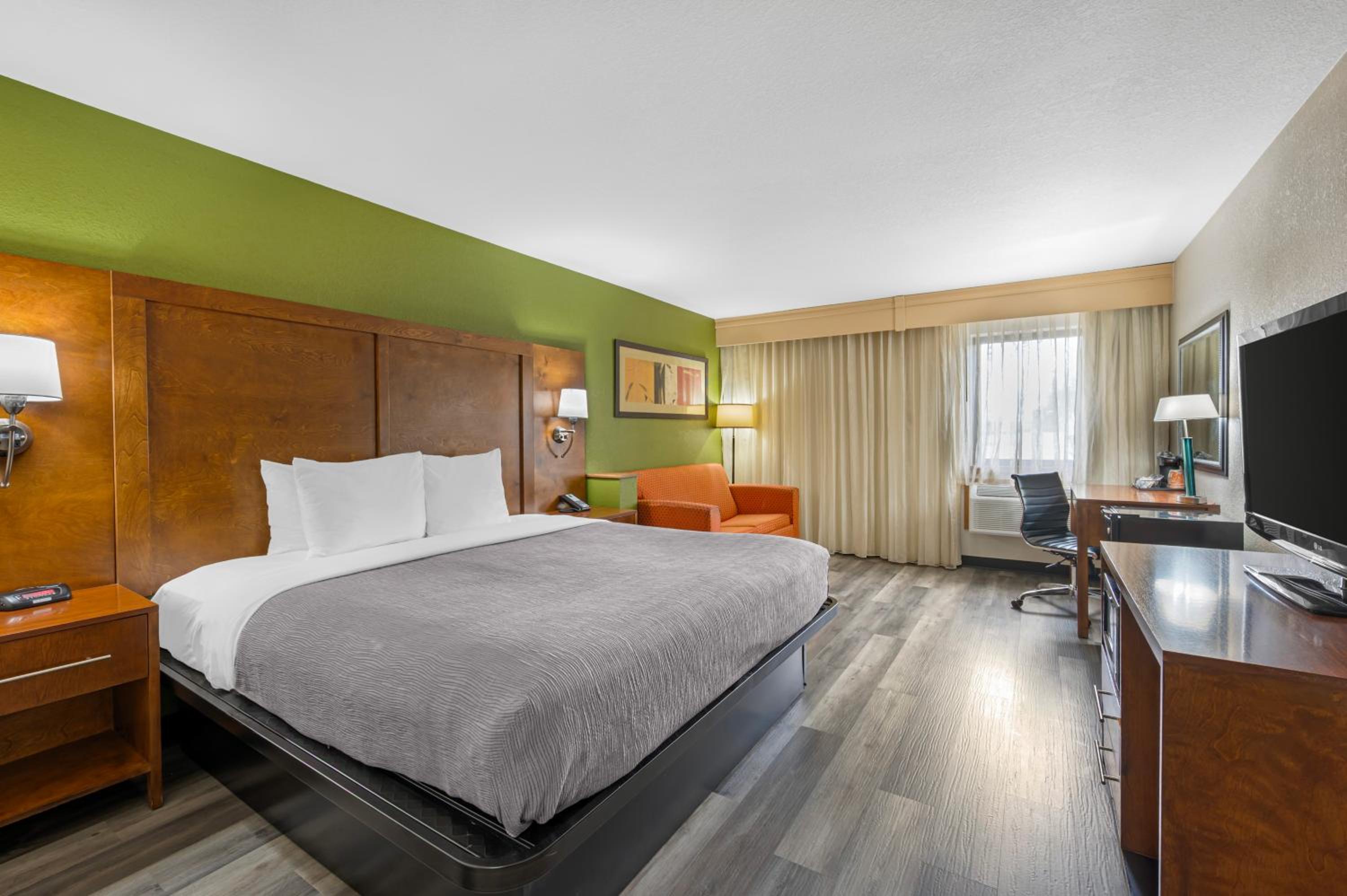 Superior King Room - Non-Smoking