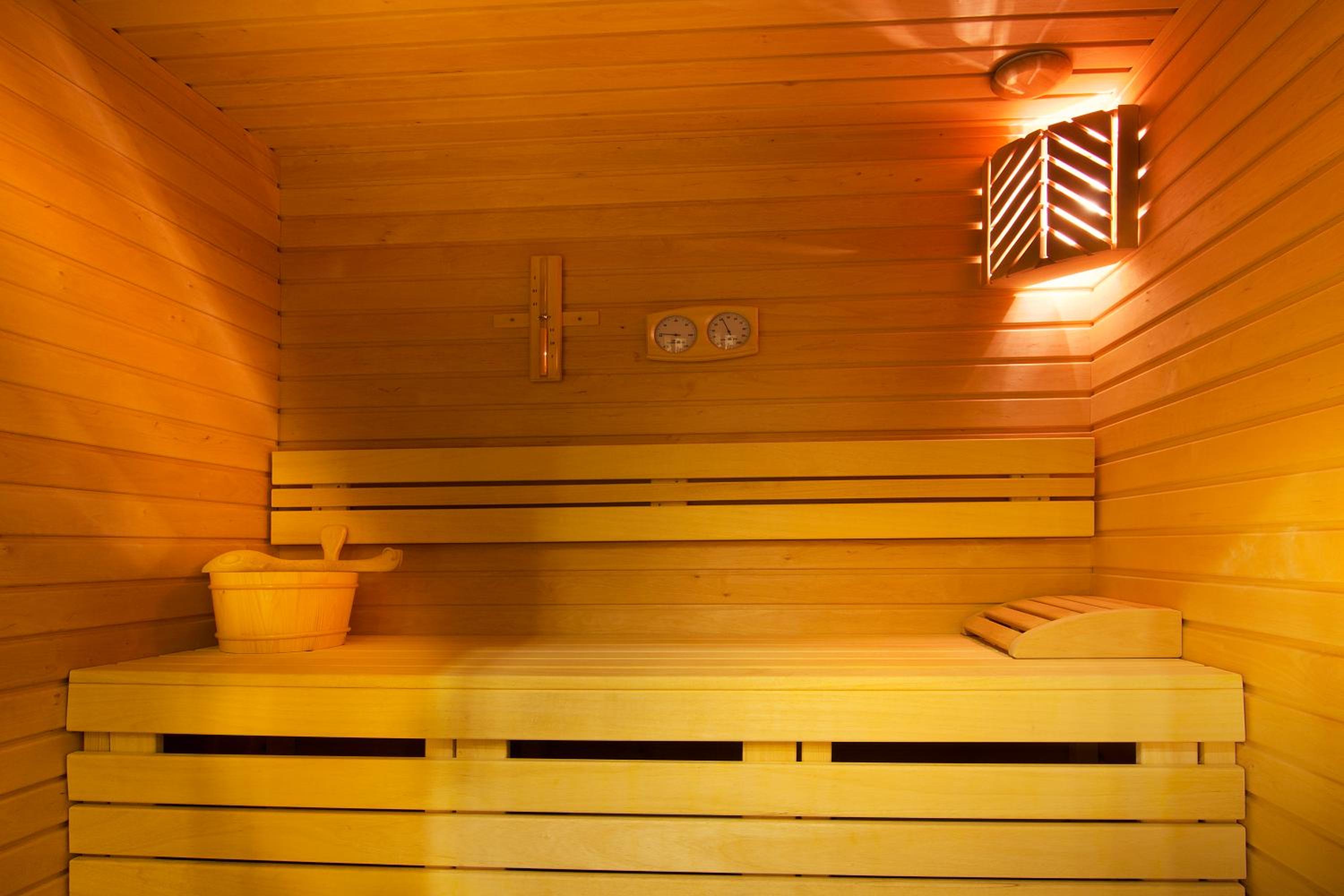 Deluxe Apartment with Private Sauna - Photo 2
