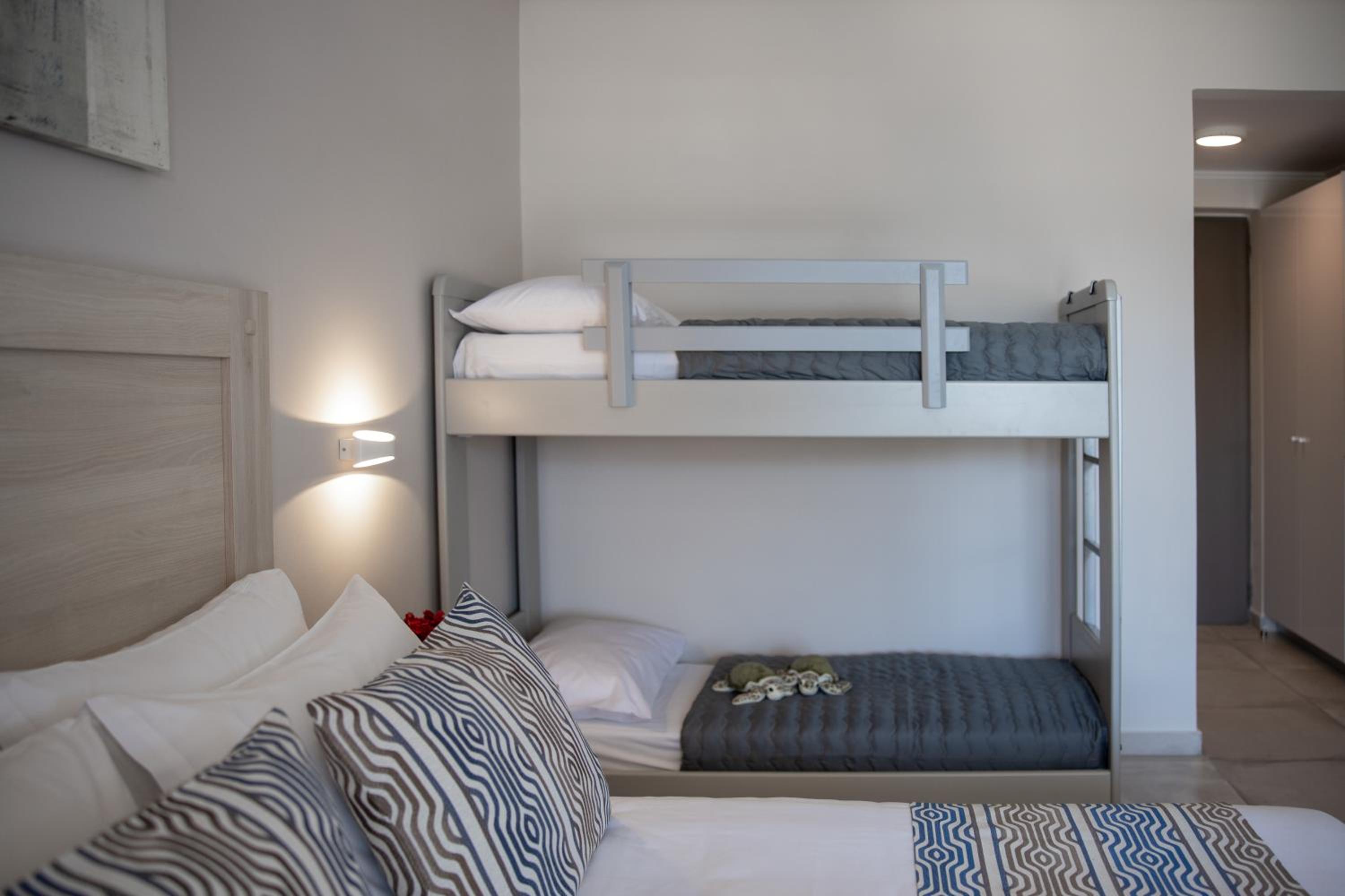 Superior Family Room with bunk beds - Photo 2