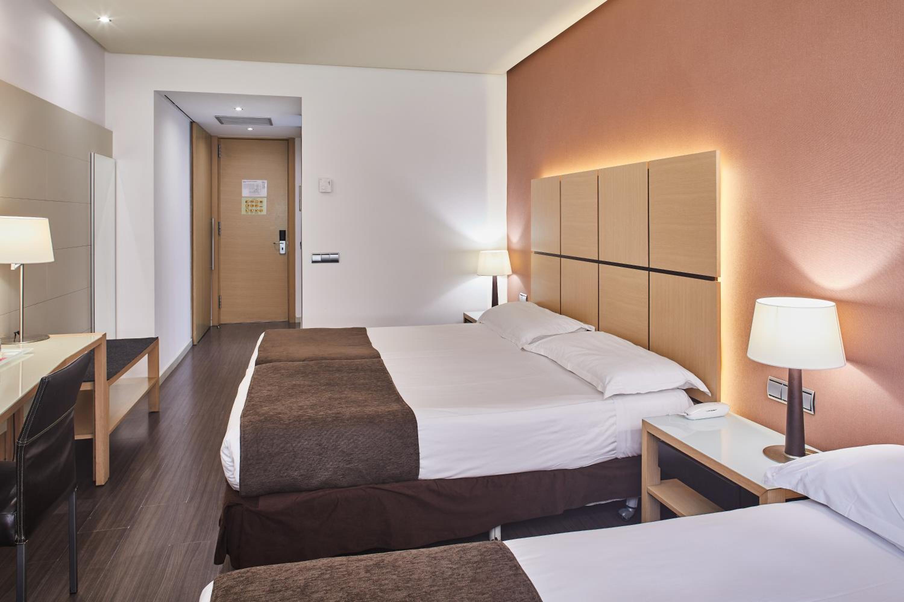 Triple Room (3 Adults) thumbnail 6