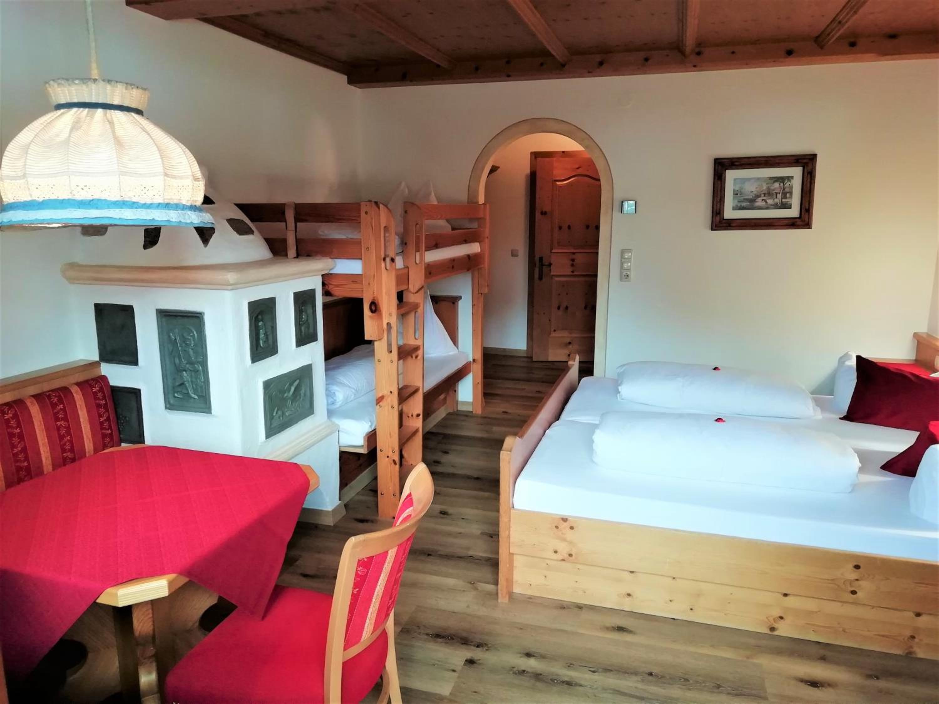 Comfort Quadruple Room with Bathroom - Photo 1