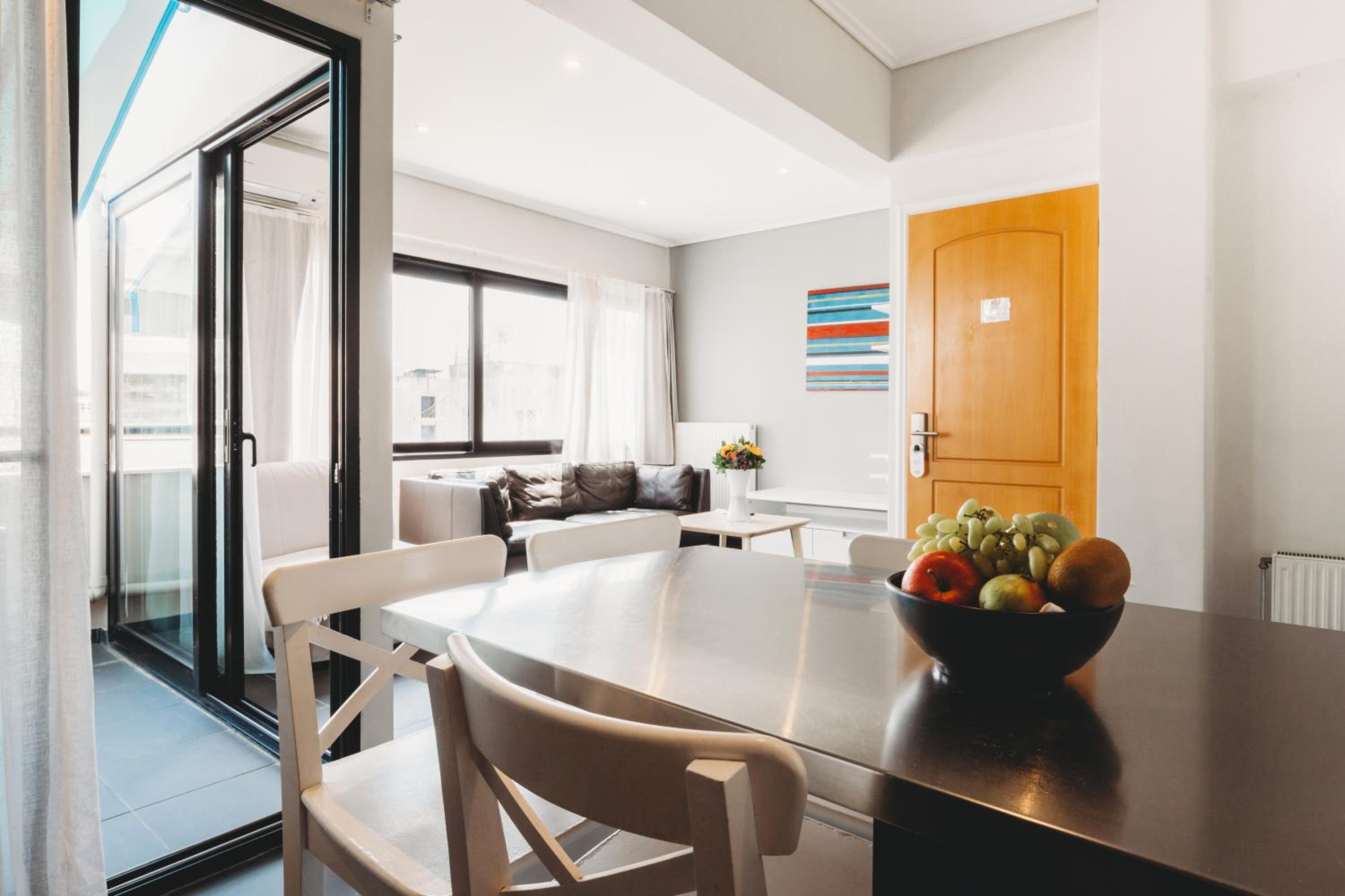 Family Suite with Acropolis Views & Dining Terrace photo 2