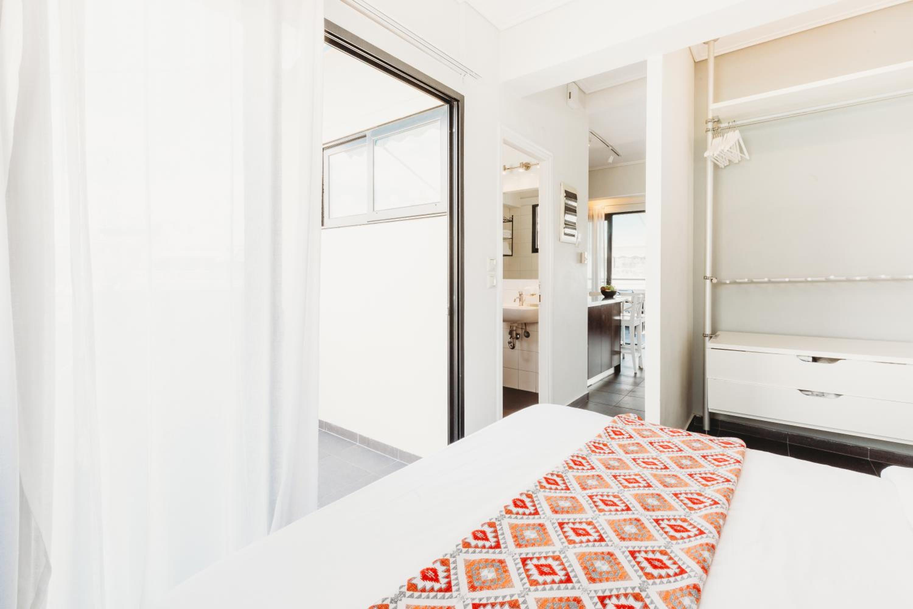 Family Suite with Acropolis Views & Dining Terrace photo 3