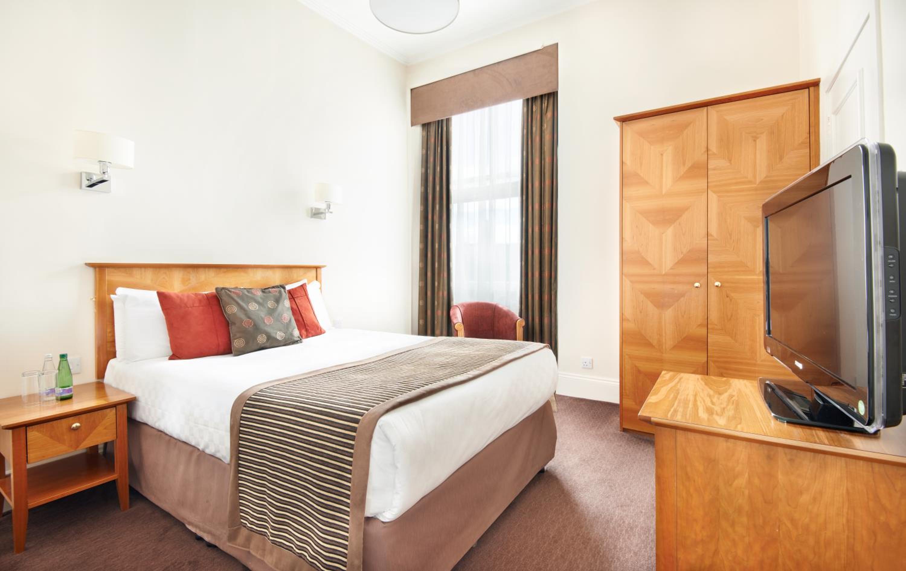 Standard Double Room - Photo 5