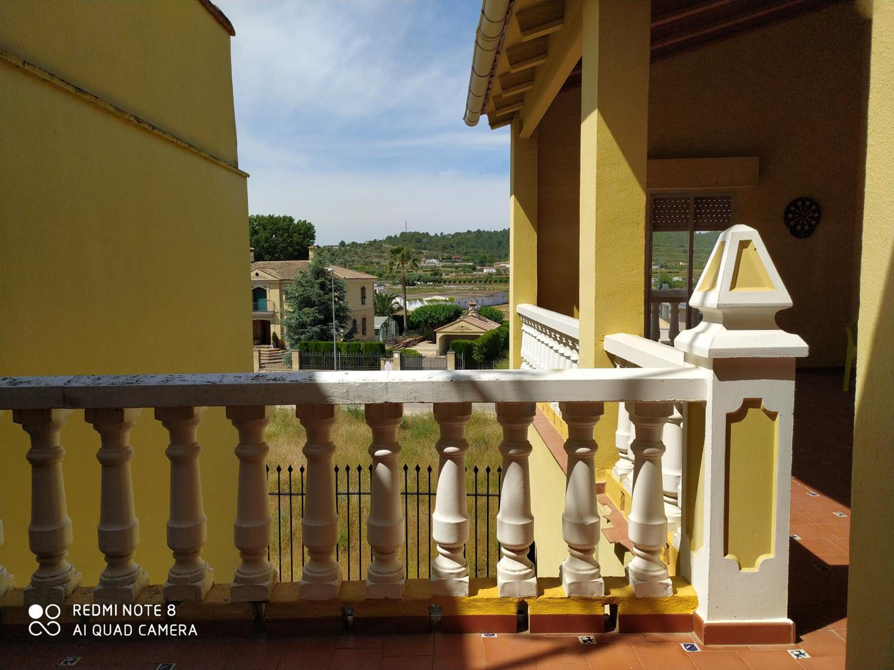 Six-Bedroom House - Photo 13