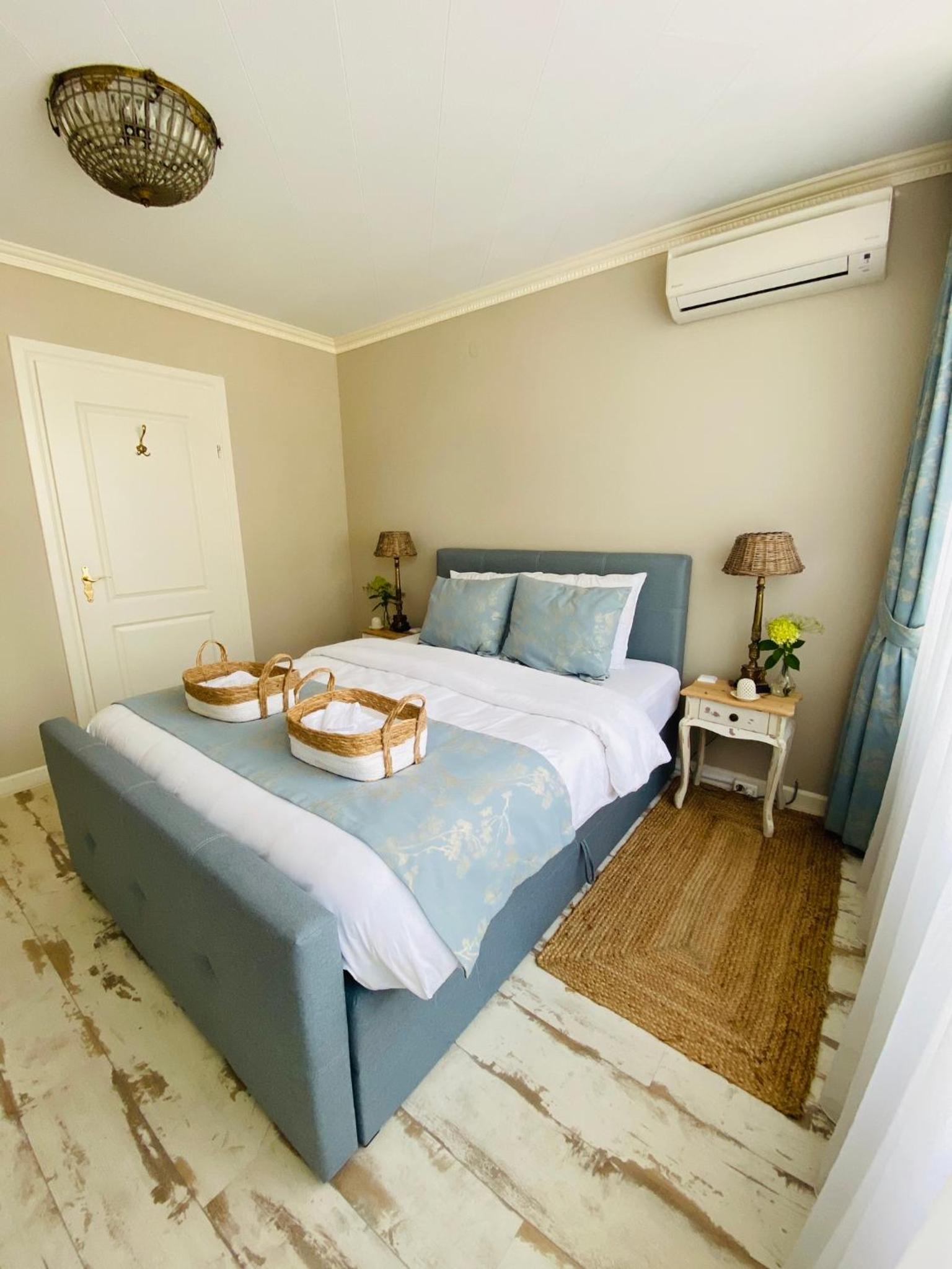 Double Room with Garden View and Terrace - Photo 1