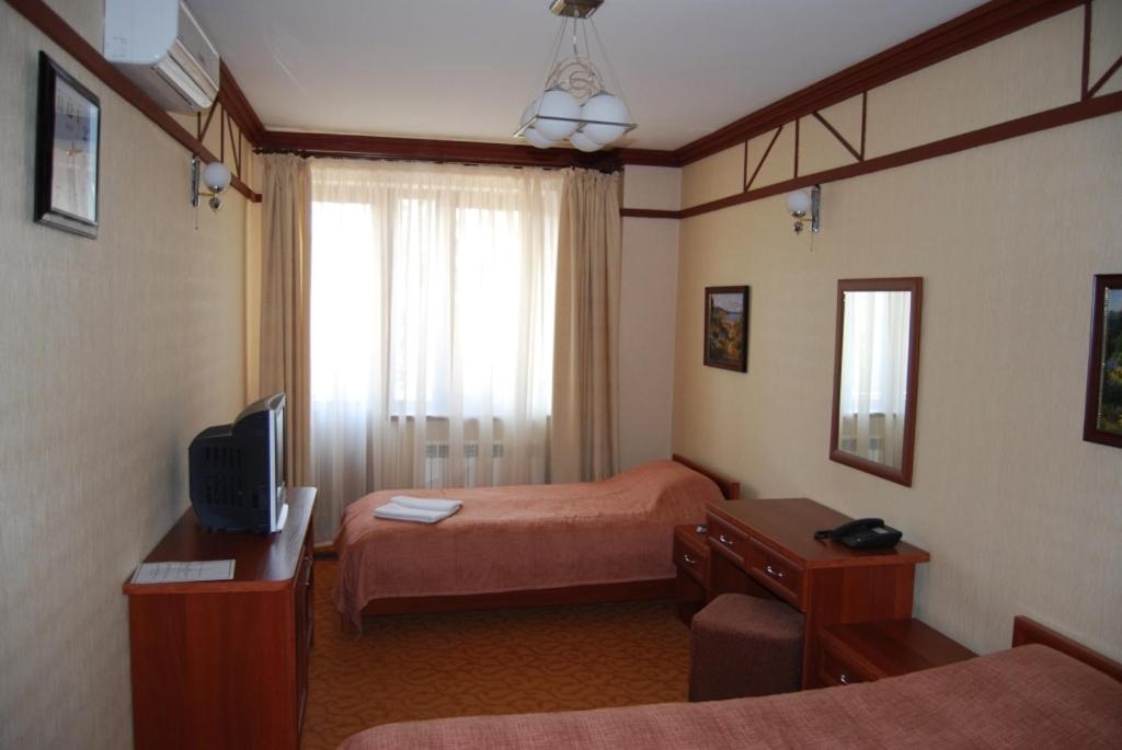 Family Room photo 2