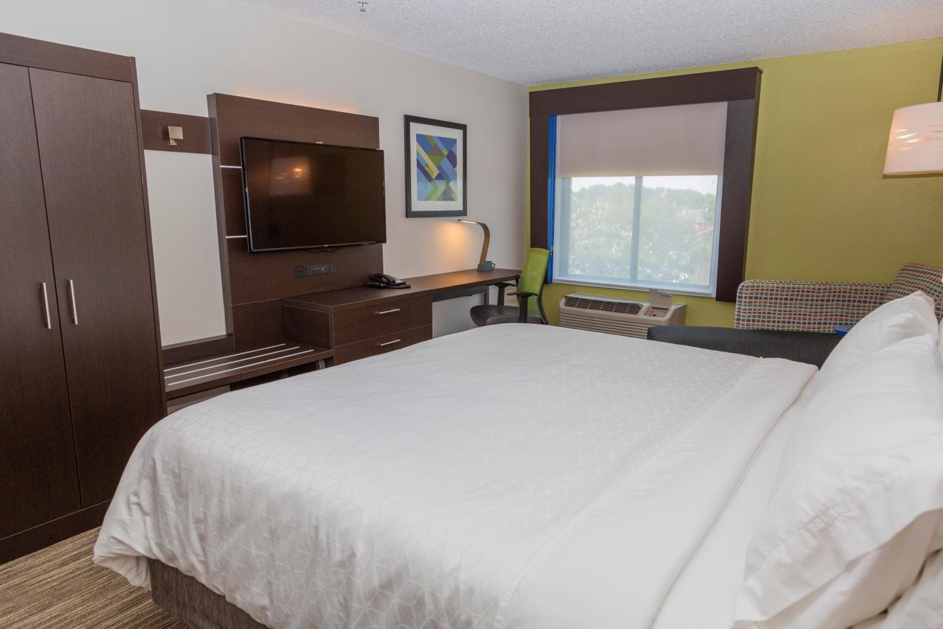 Standard King Room