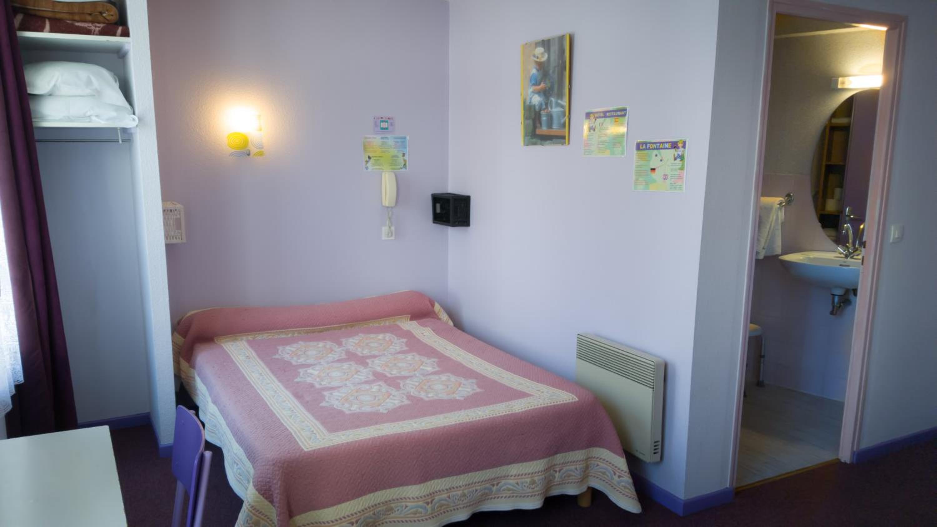 Family Room (3 Adults) - Photo 1
