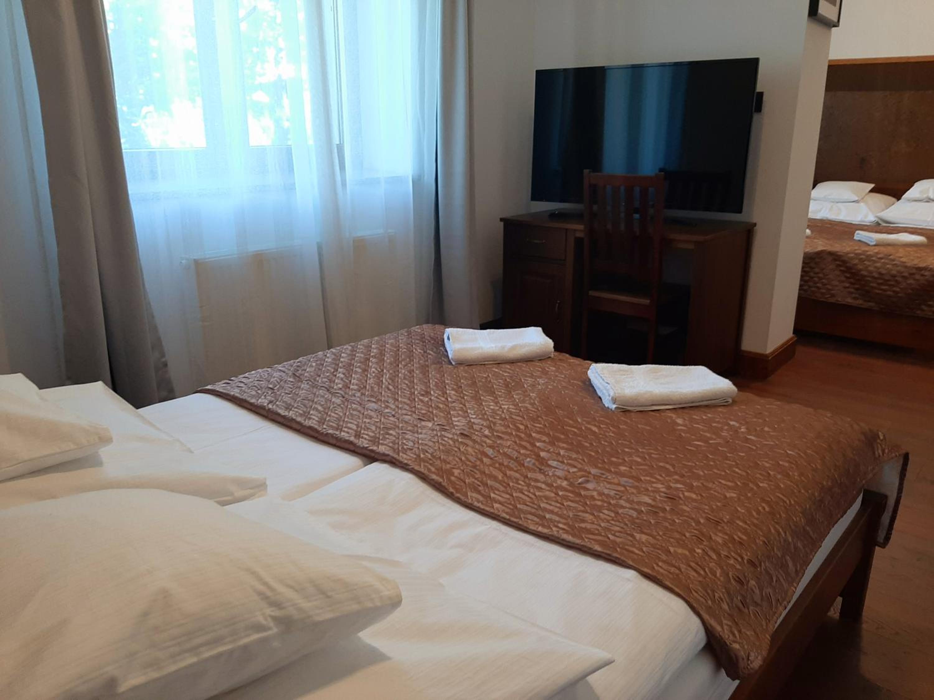 Superior Quadruple Room - Photo 1