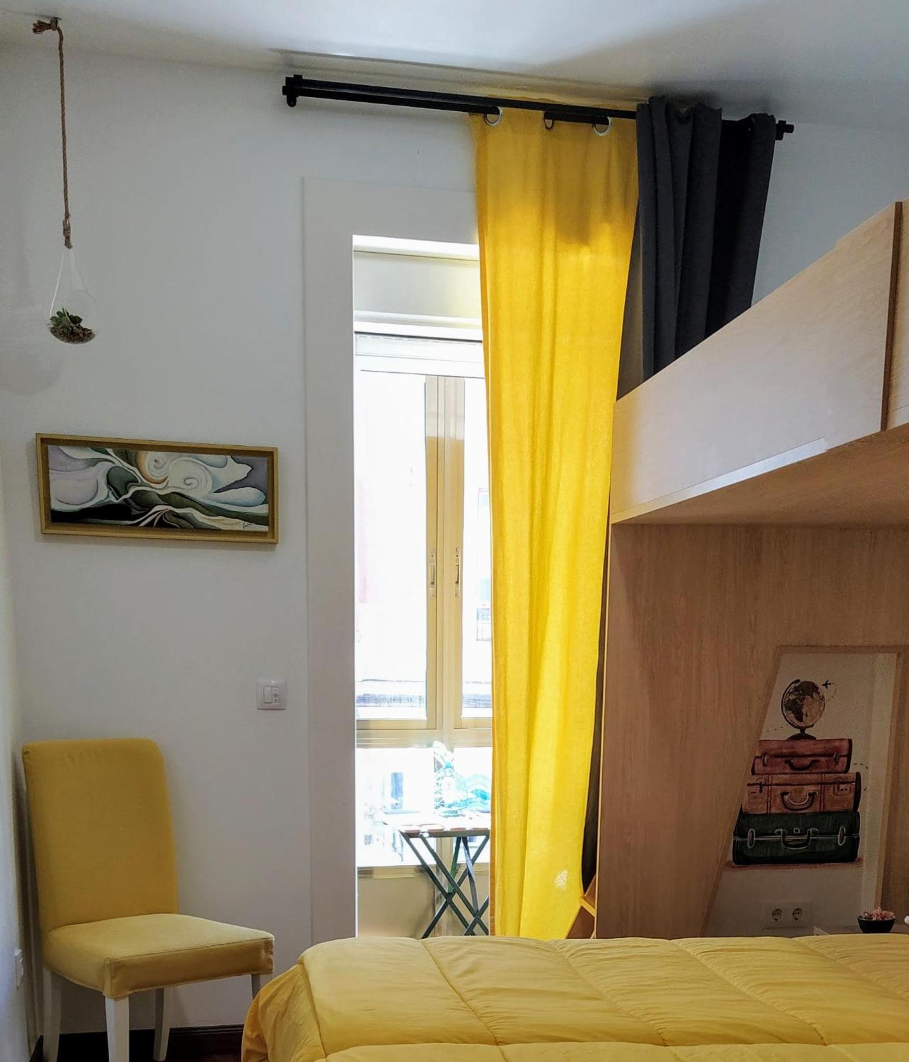 Family Room with Private Bathroom - Photo 5