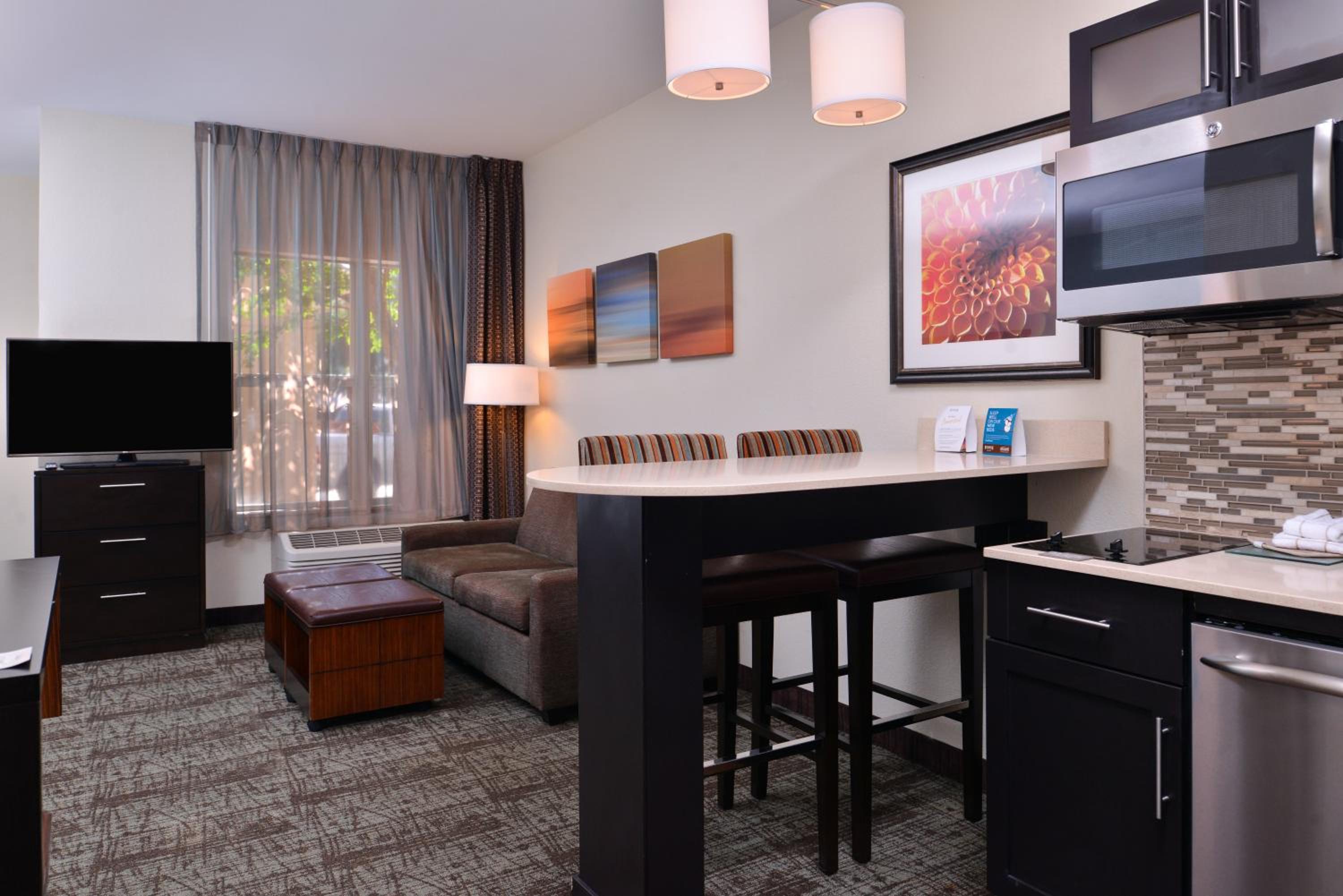 Studio Suite with Two Queen Beds - Photo 4