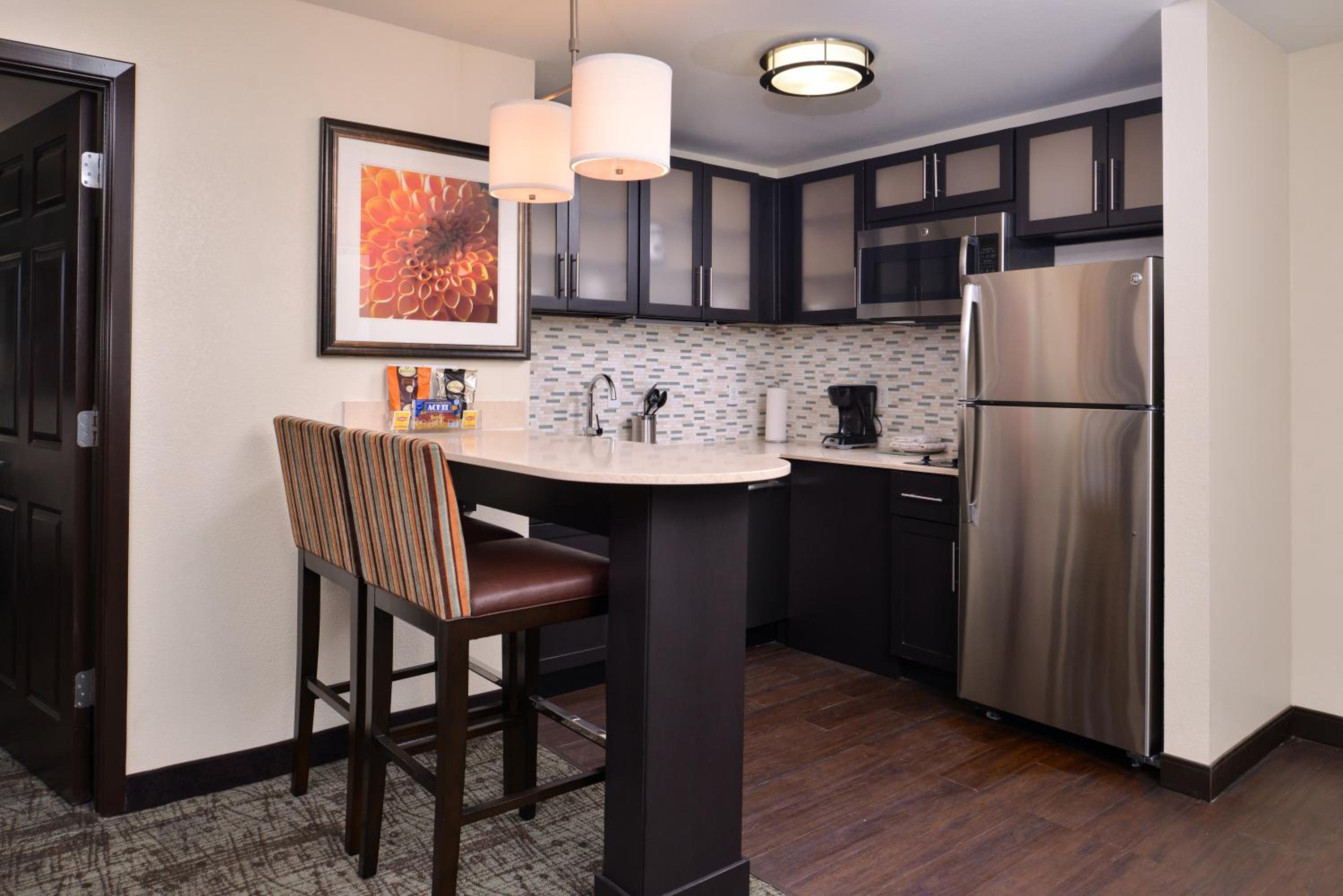 One-Bedroom King Suite - Photo 6