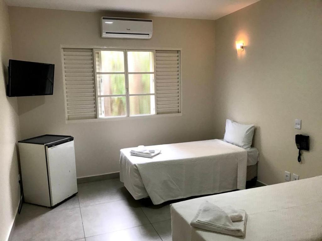 Economy Twin Room photo 1