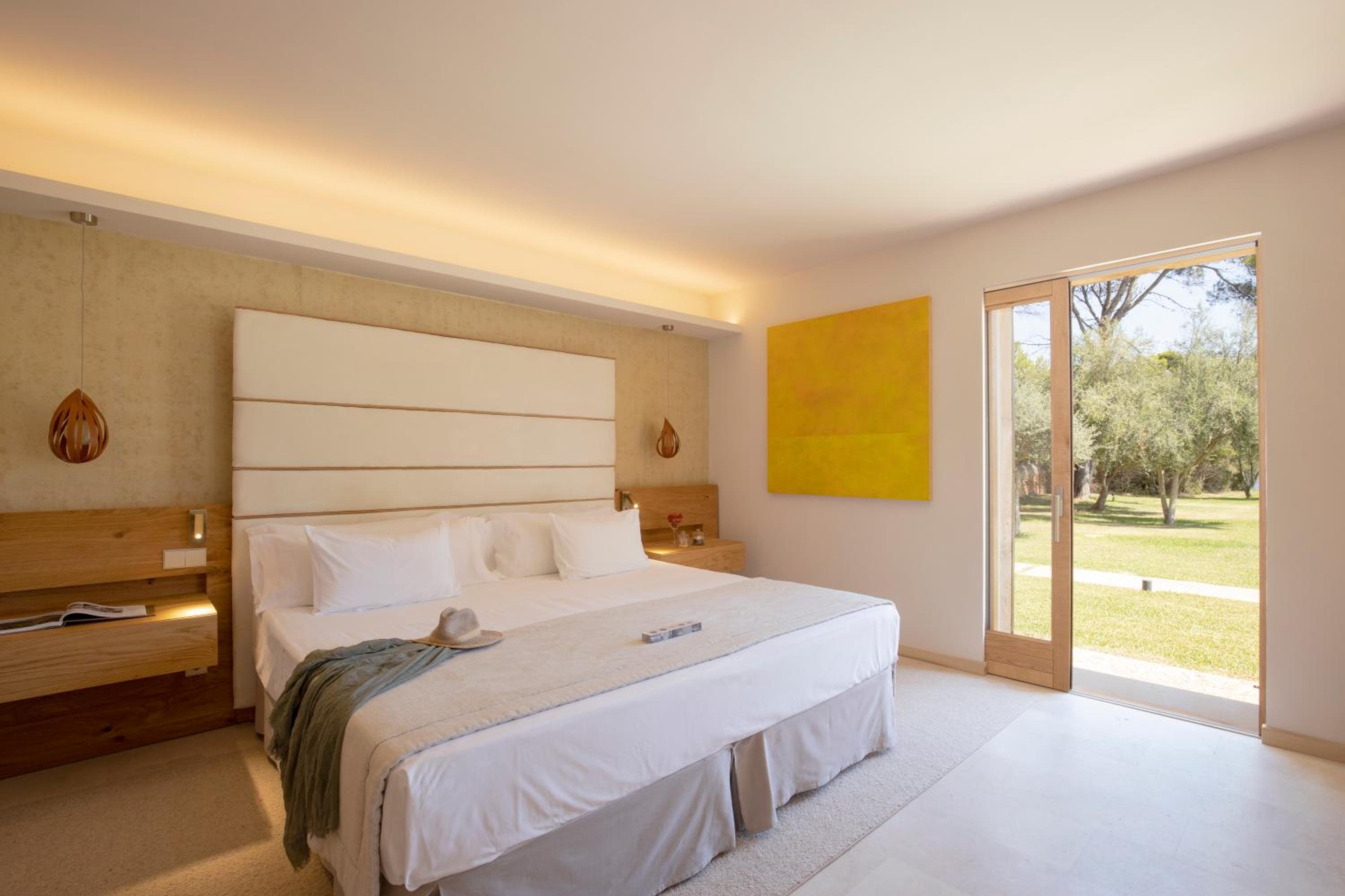 Villa with Private Pool - Photo 9