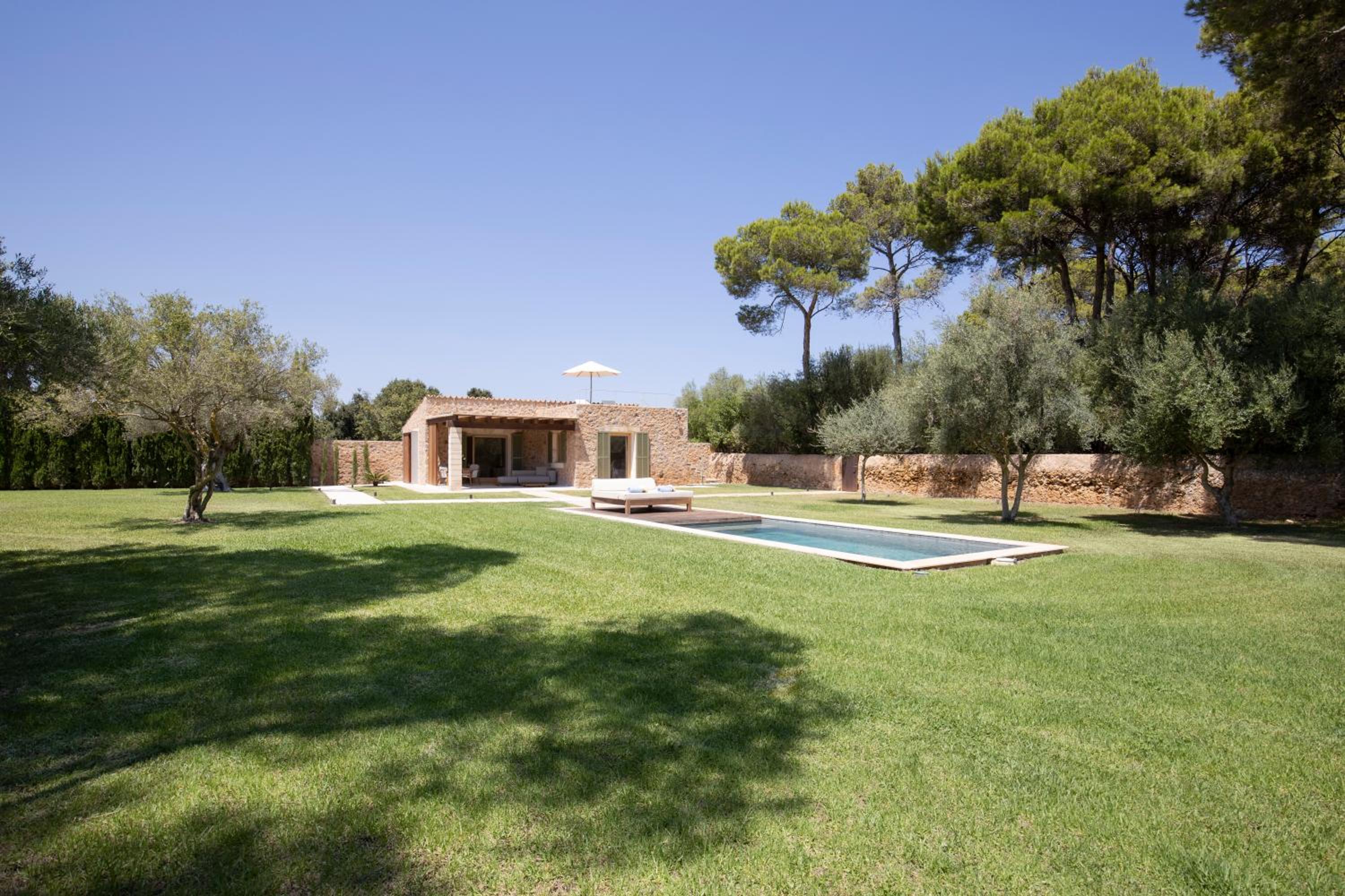 Villa with Private Pool - Photo 12