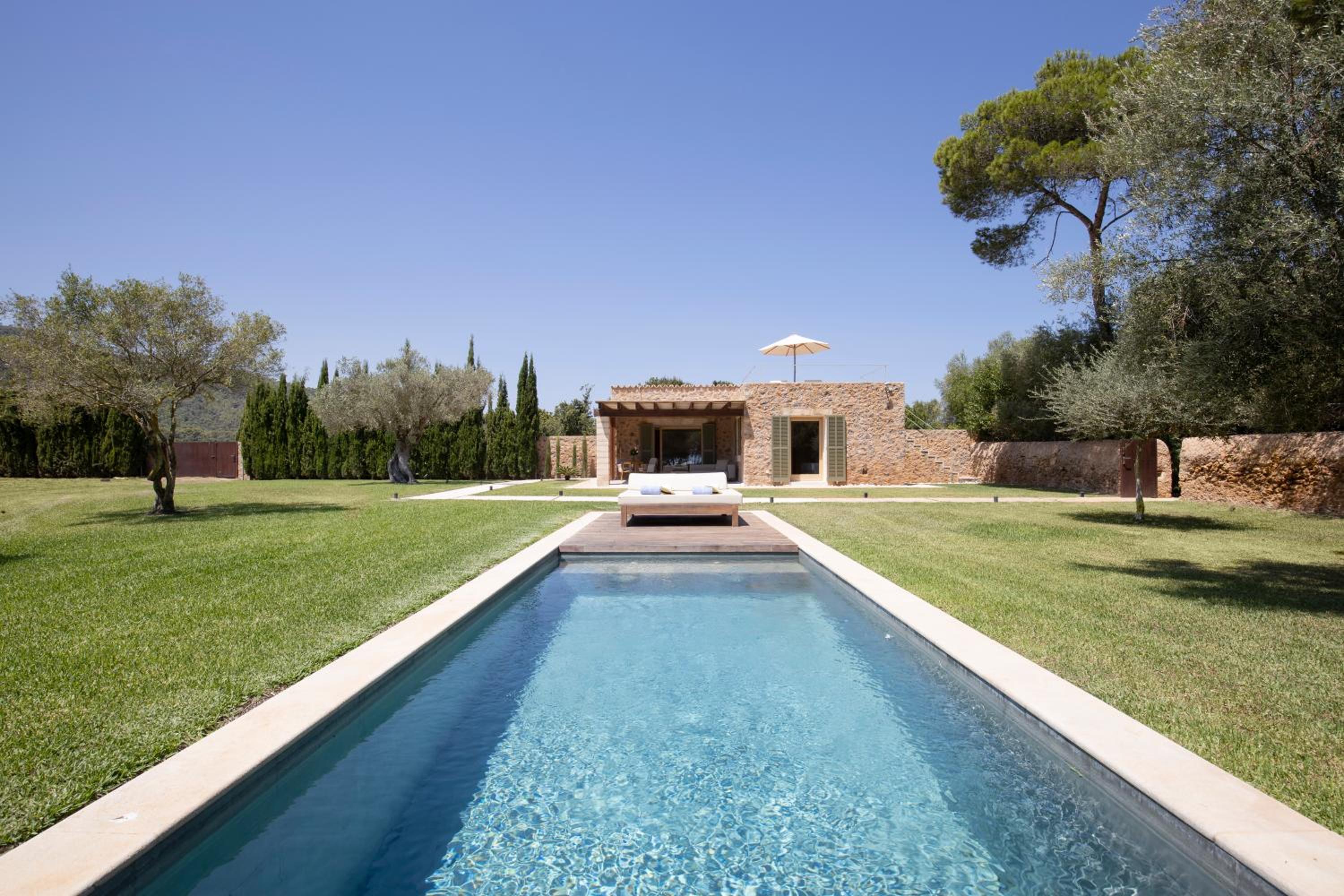 Villa with Private Pool - Photo 7