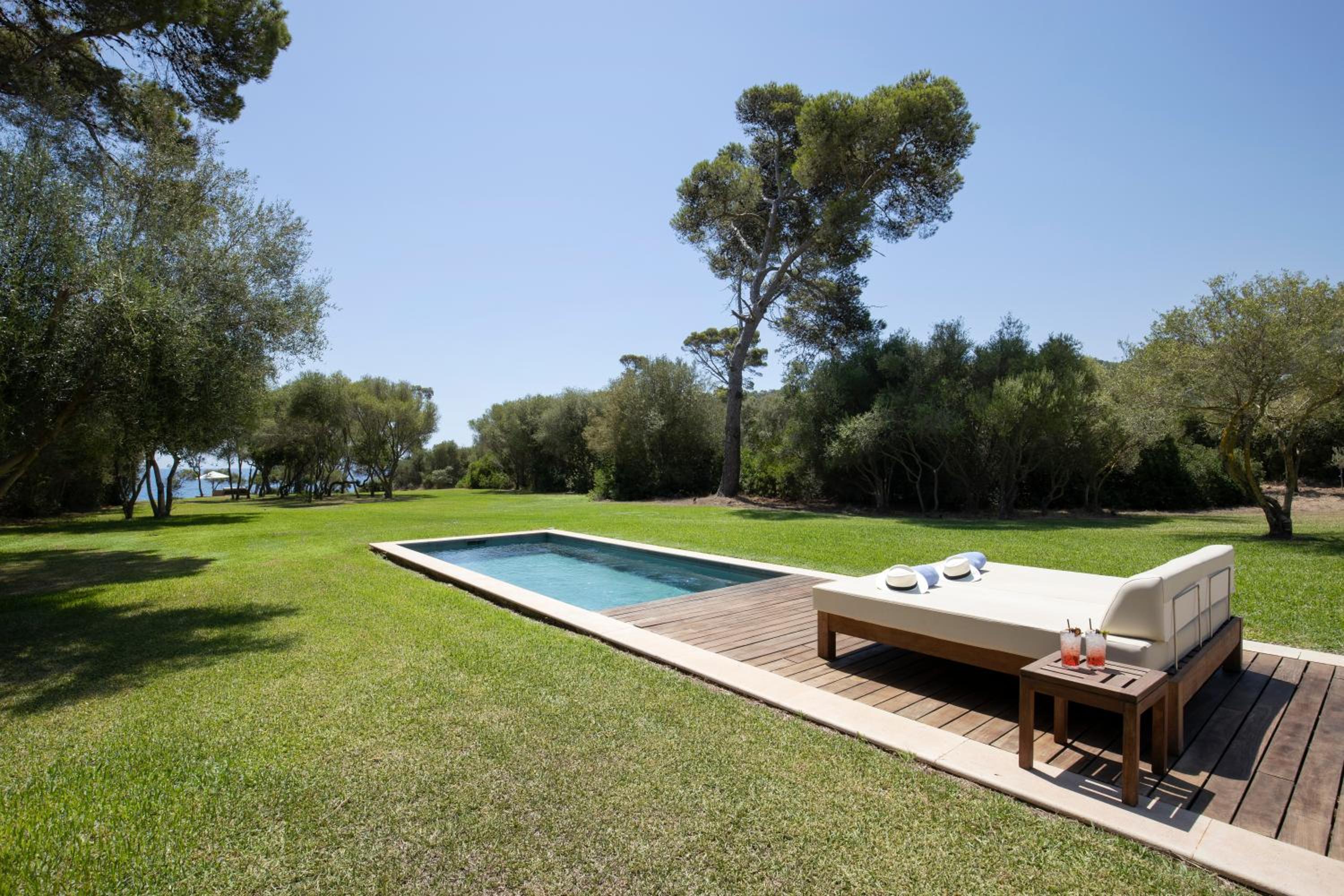 Villa with Private Pool - Photo 3