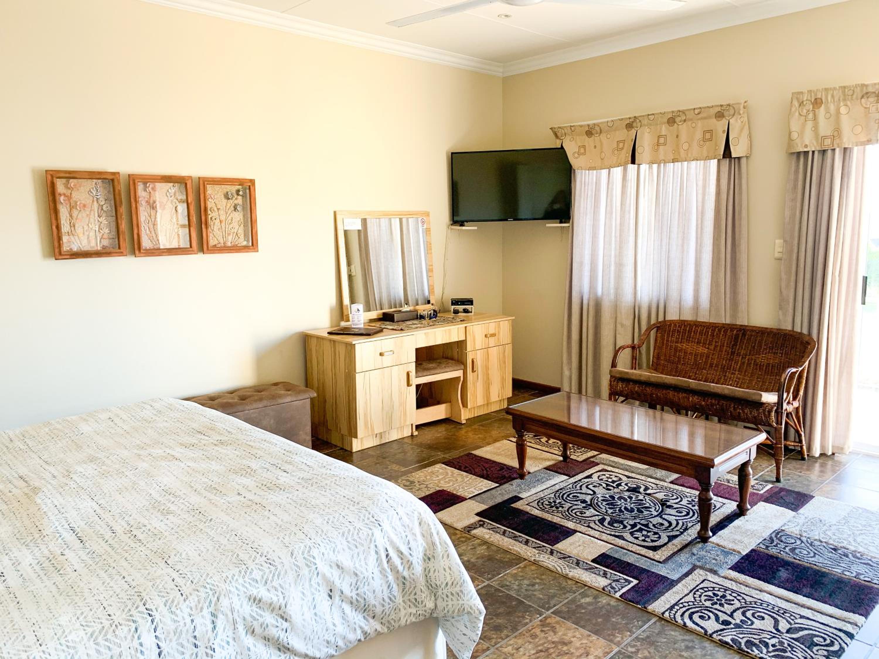 King Room with Balcony photo 1