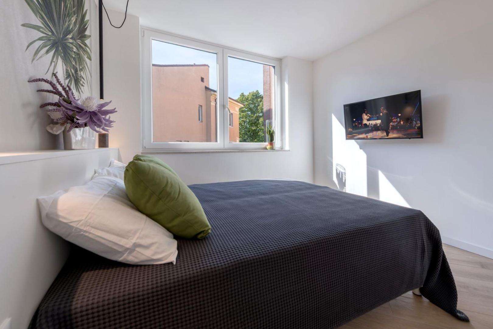 One-Bedroom Apartment - Photo 28