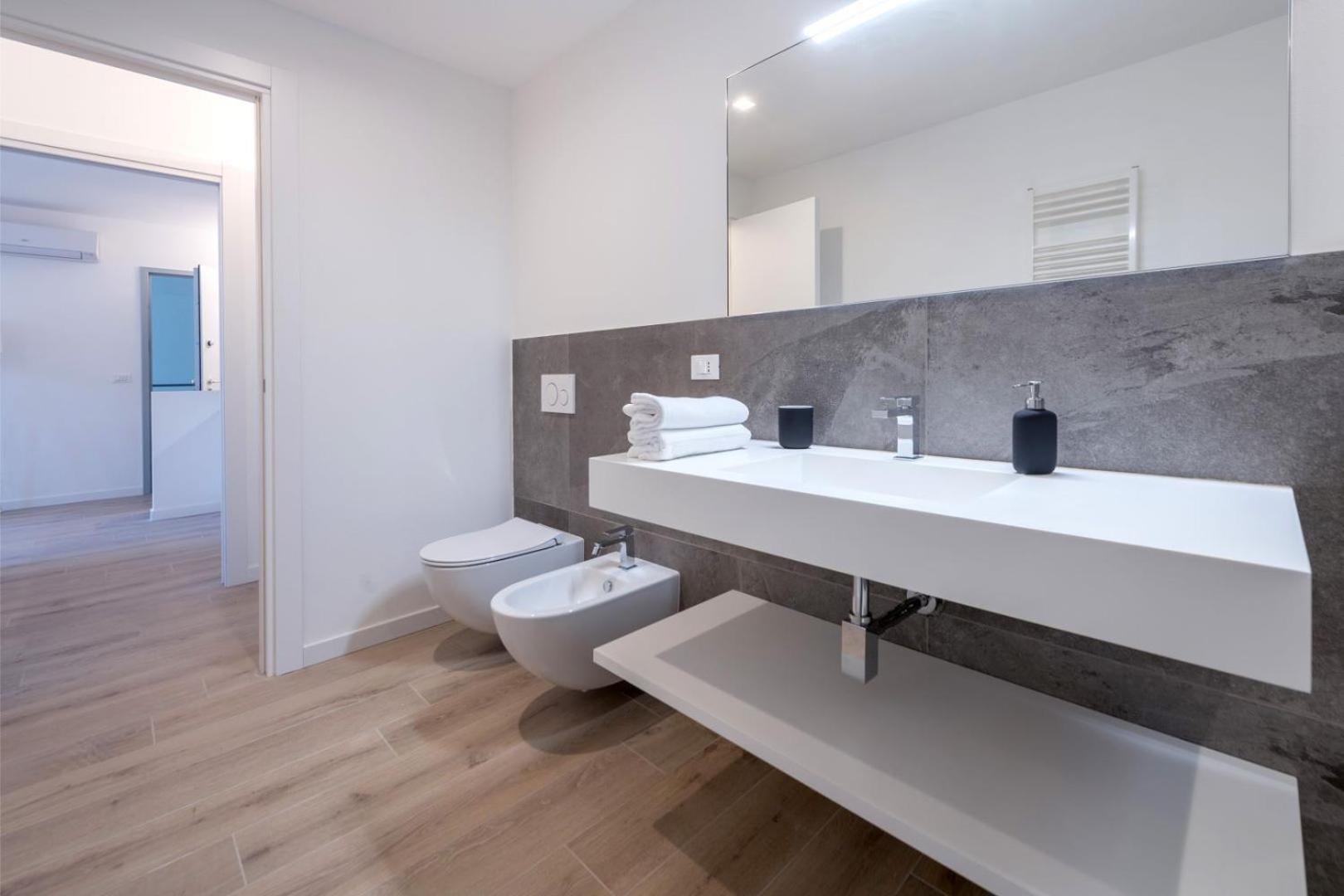 One-Bedroom Apartment - Photo 29